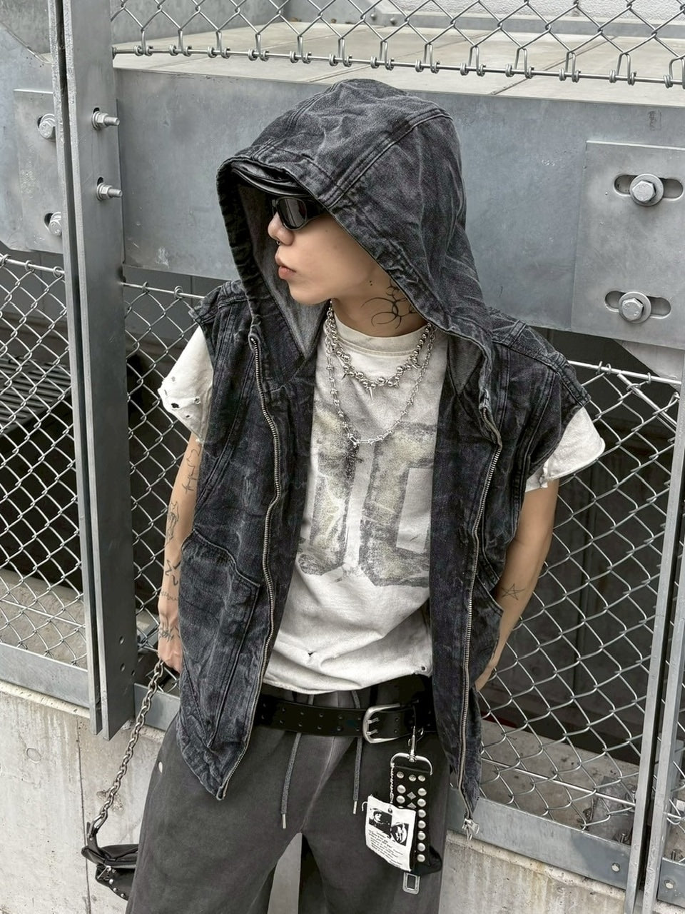 受注制【Never mind the XU】denim hood vest
