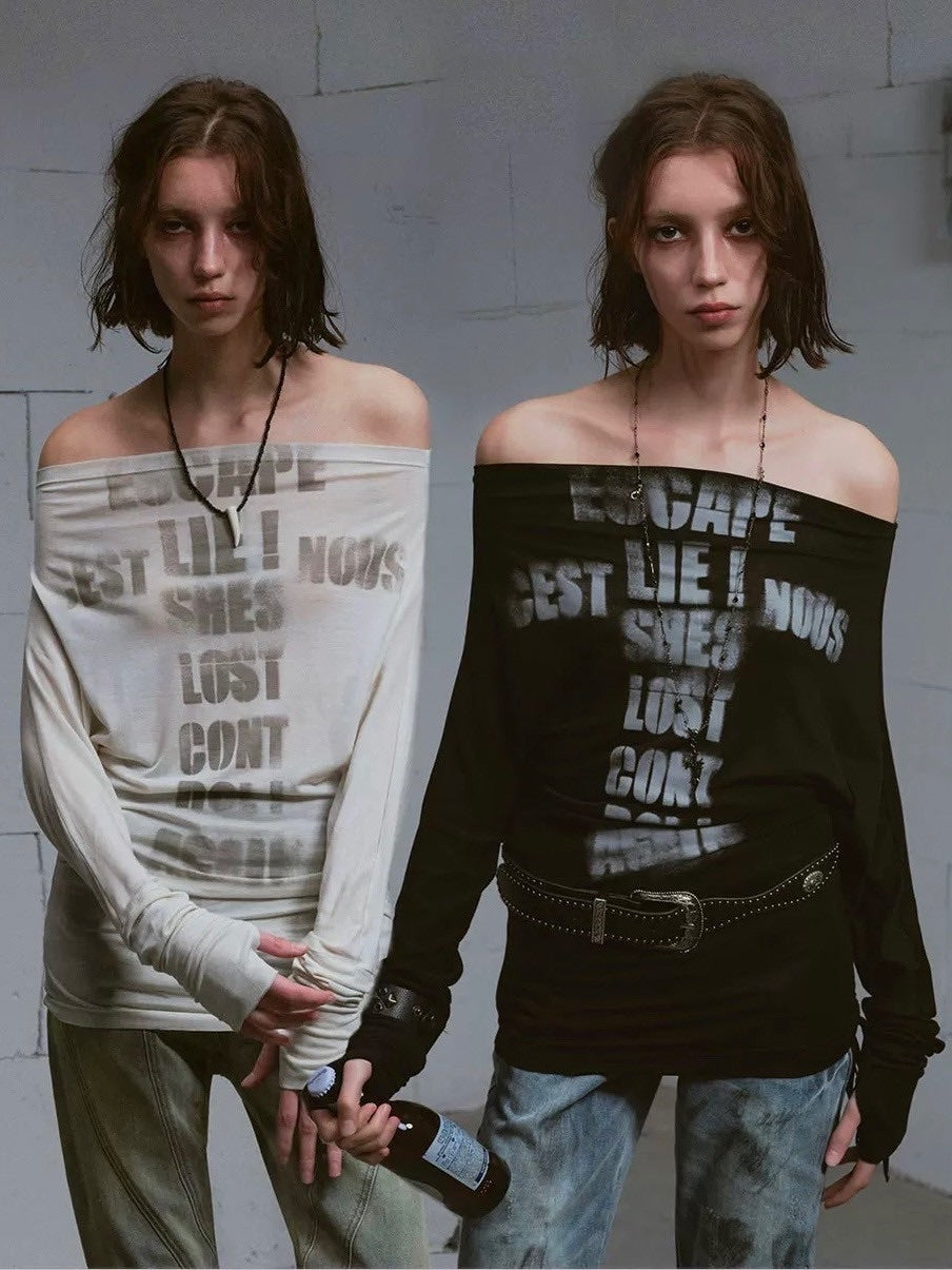 【Cest Nous】Doodle-printed batwing sleeve top / 【セヌー】オフショルダープリント長袖トップス