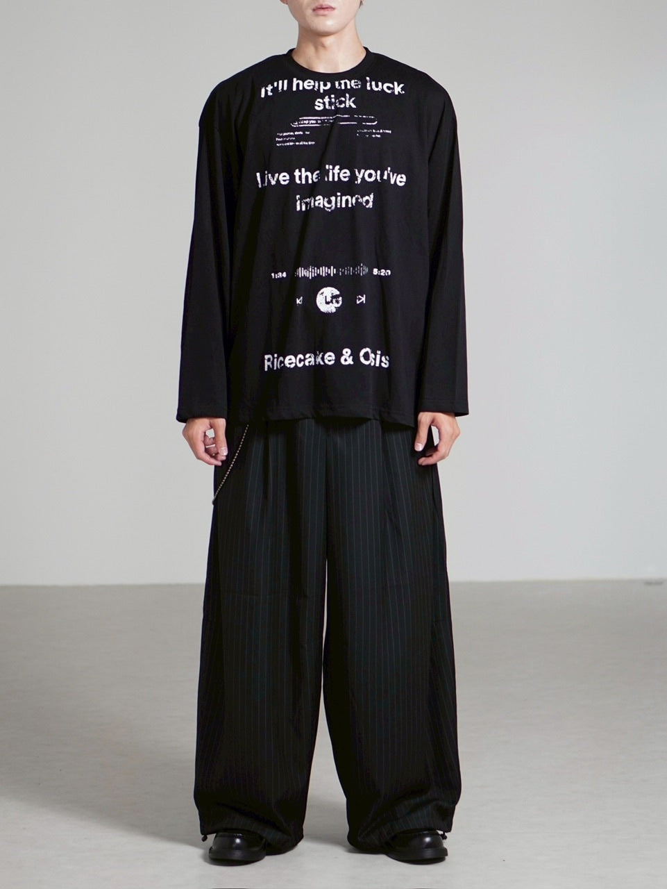 【Chikashitsu +】croque lettering long sleeve / 【チカシツプラス】モックネックレタリング長袖Tシャツ(2color)