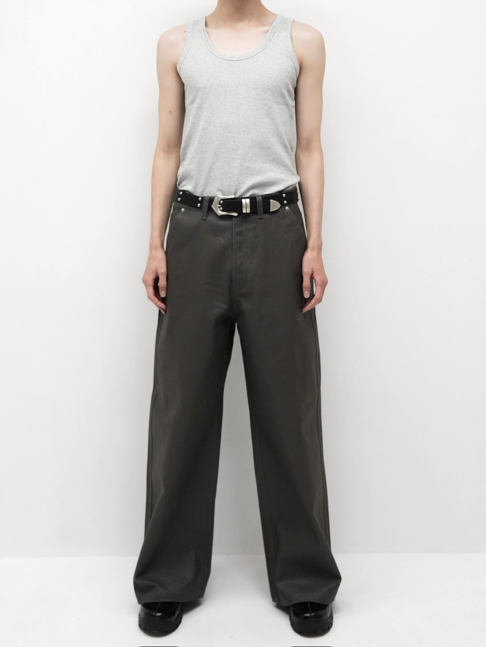 【CS】COATED WIDE DENIM PANTS (CHARCOAL)