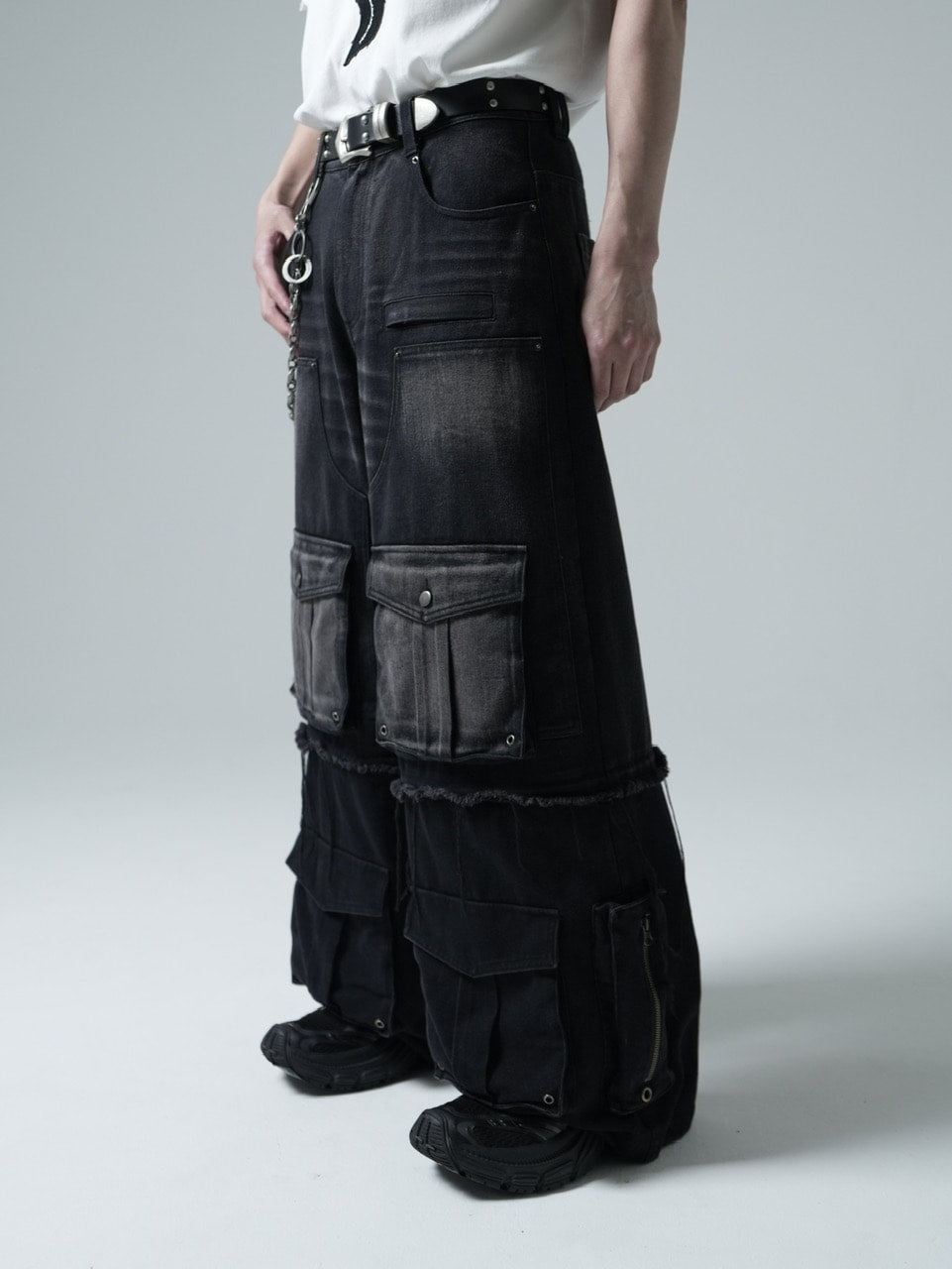 【CHIKASHITSU PLUS HIGH】Layered zip cargo denim pants