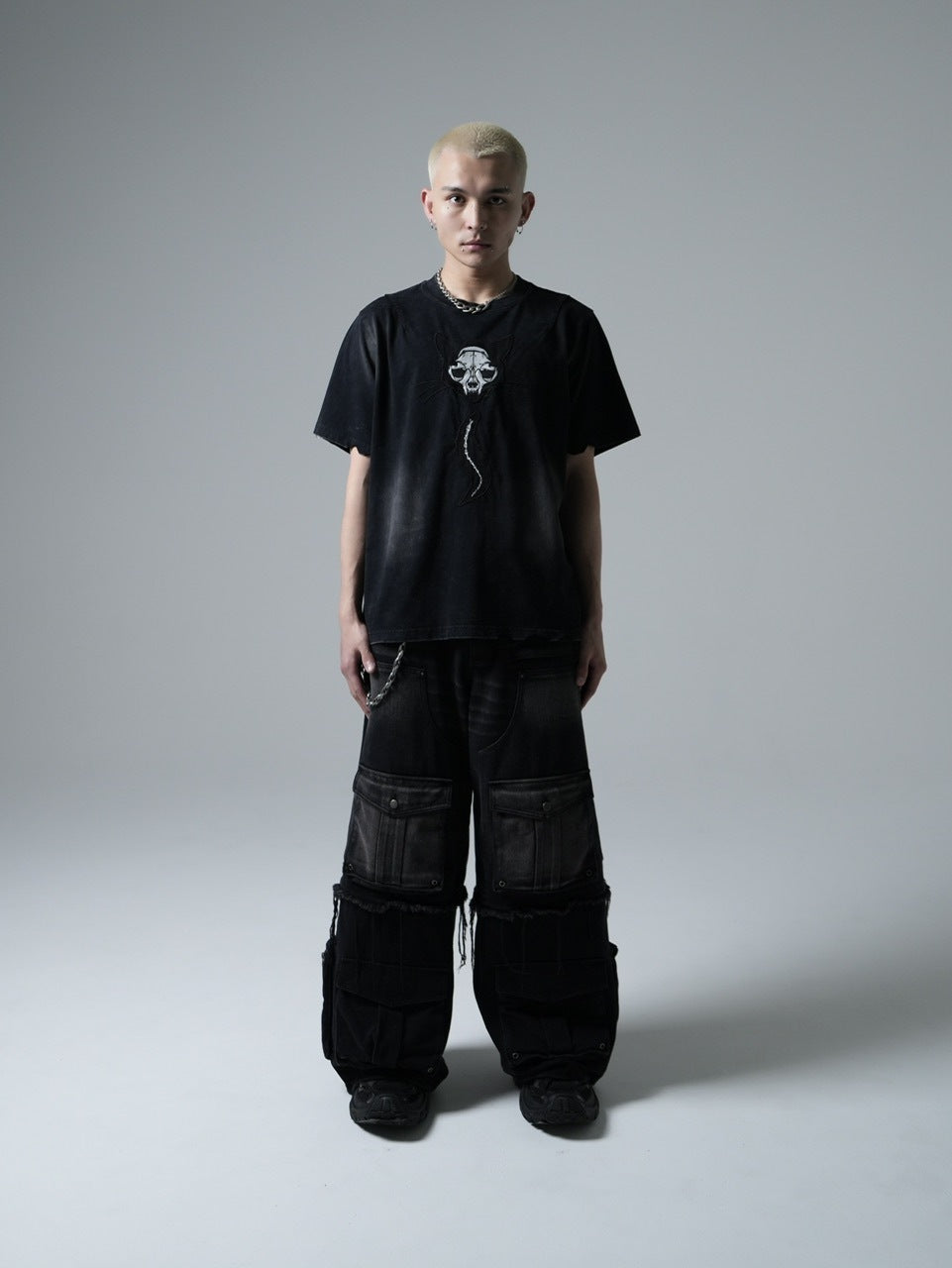 【CHIKASHITSU PLUS HIGH】Destroy skull cat T-shirt (black)