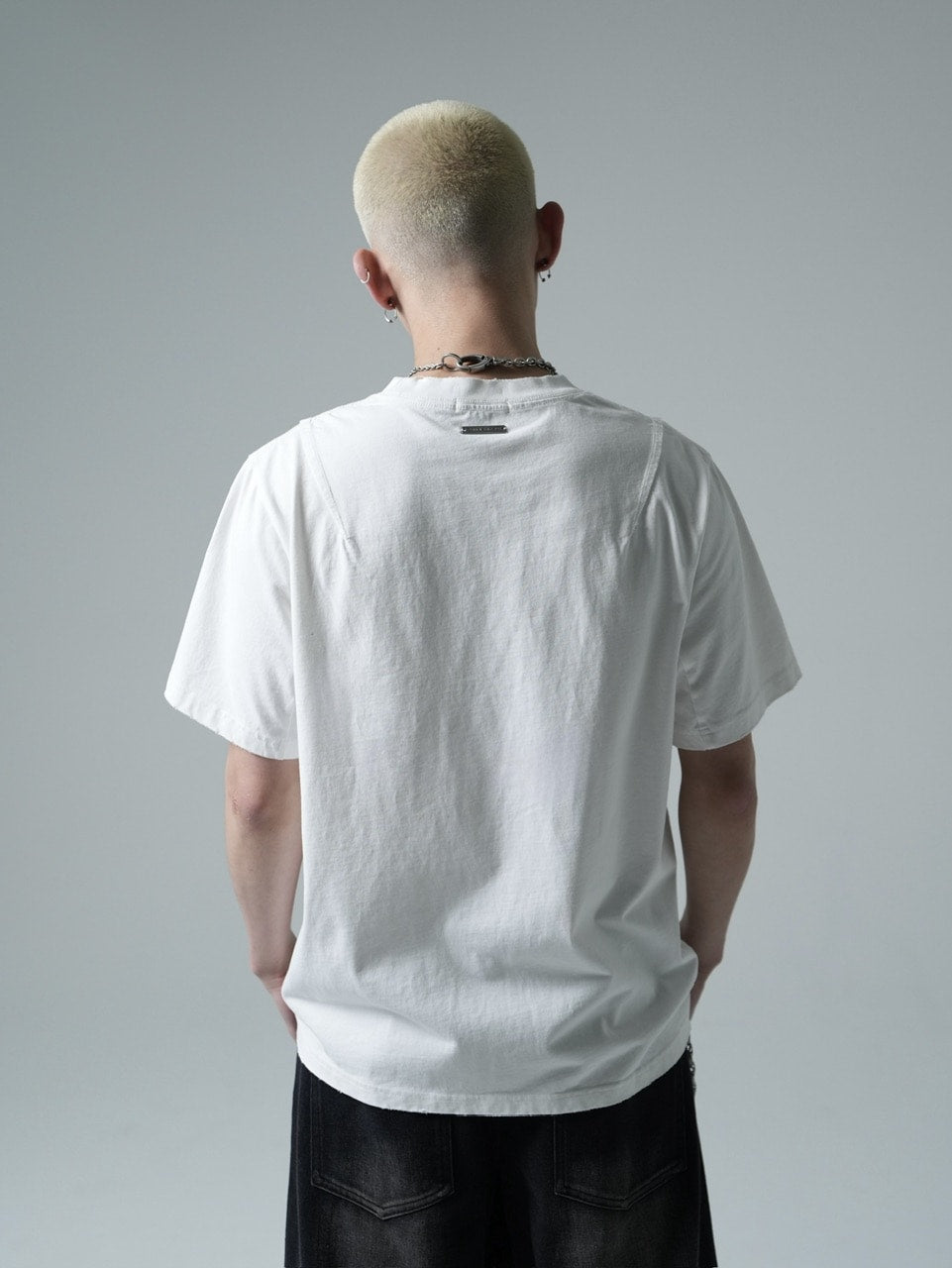 【CHIKASHITSU PLUS HIGH】Destroy skull cat T-shirt (white)