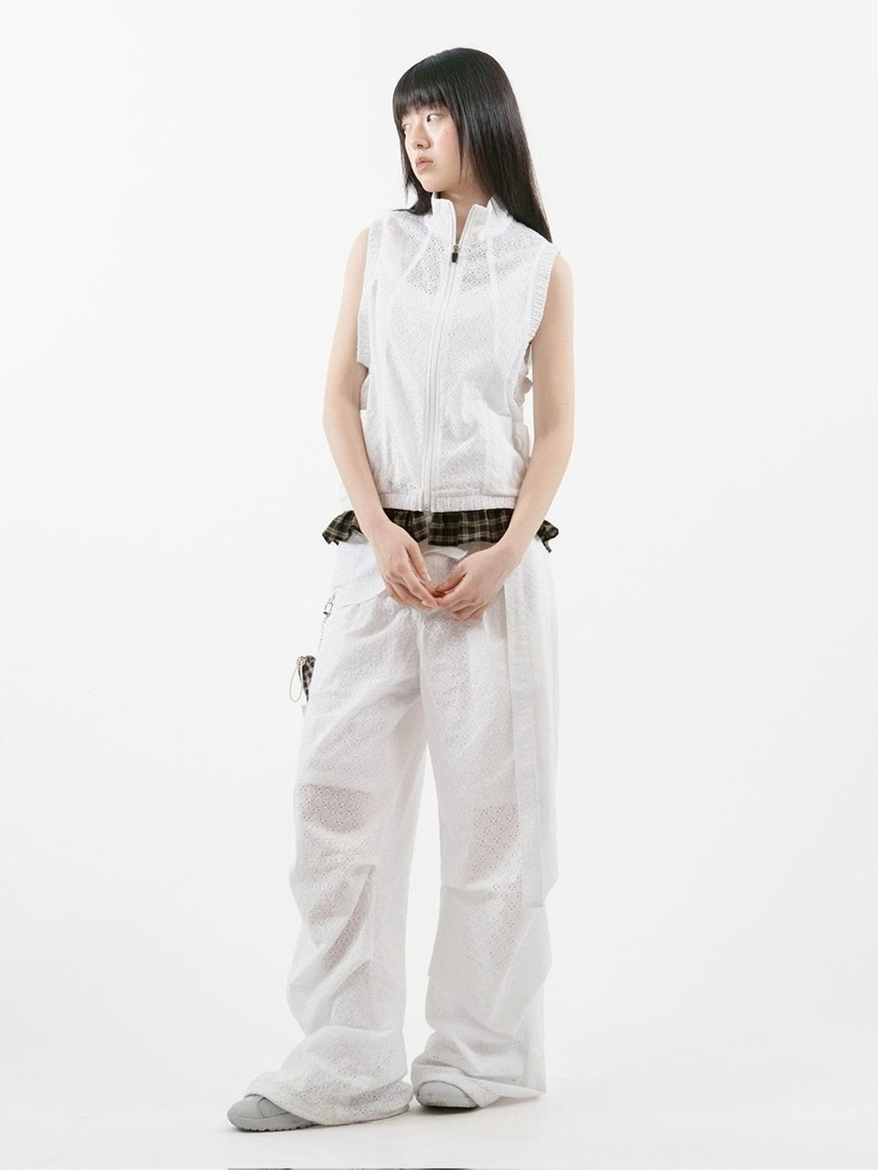 【TUOMIO】EYELET FRILL VEST / 【トゥオミオ】アイレットフリルベスト