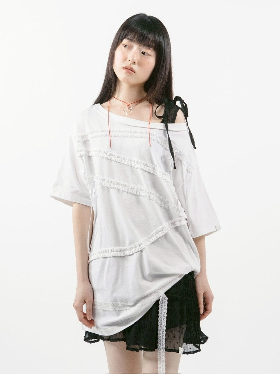 【TUOMIO】LACE STRAP OVERSIZED T-SHIRT / 【トゥオミオ】レースストラップオーバーサイズ半袖Tシャツ