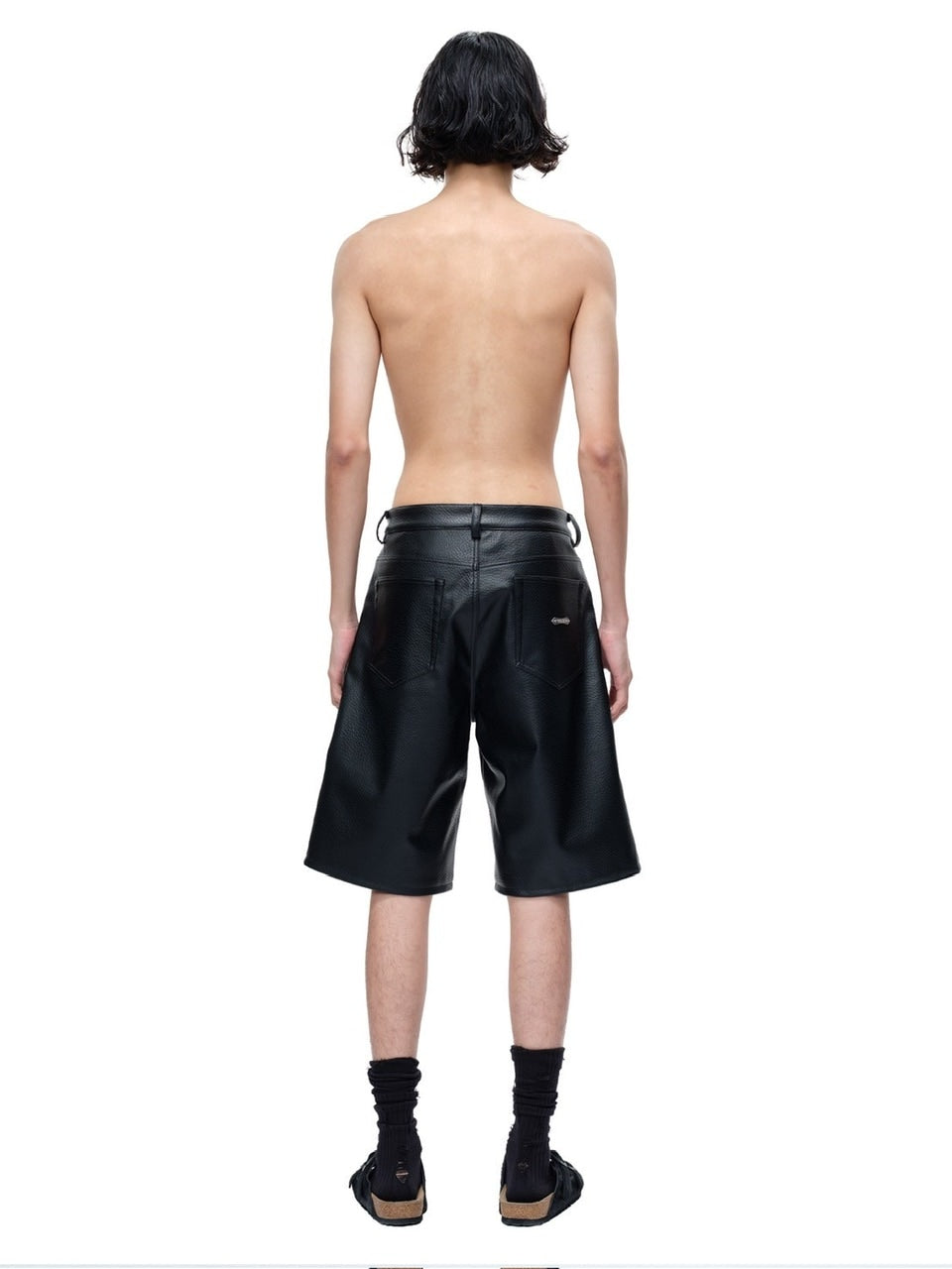 【The Boy Has No Patience】LUMINOUS DAWN LEATHER SHORTS / 【ザボーイハズノーペーシェンス】リベットコーティングハーフパンツ