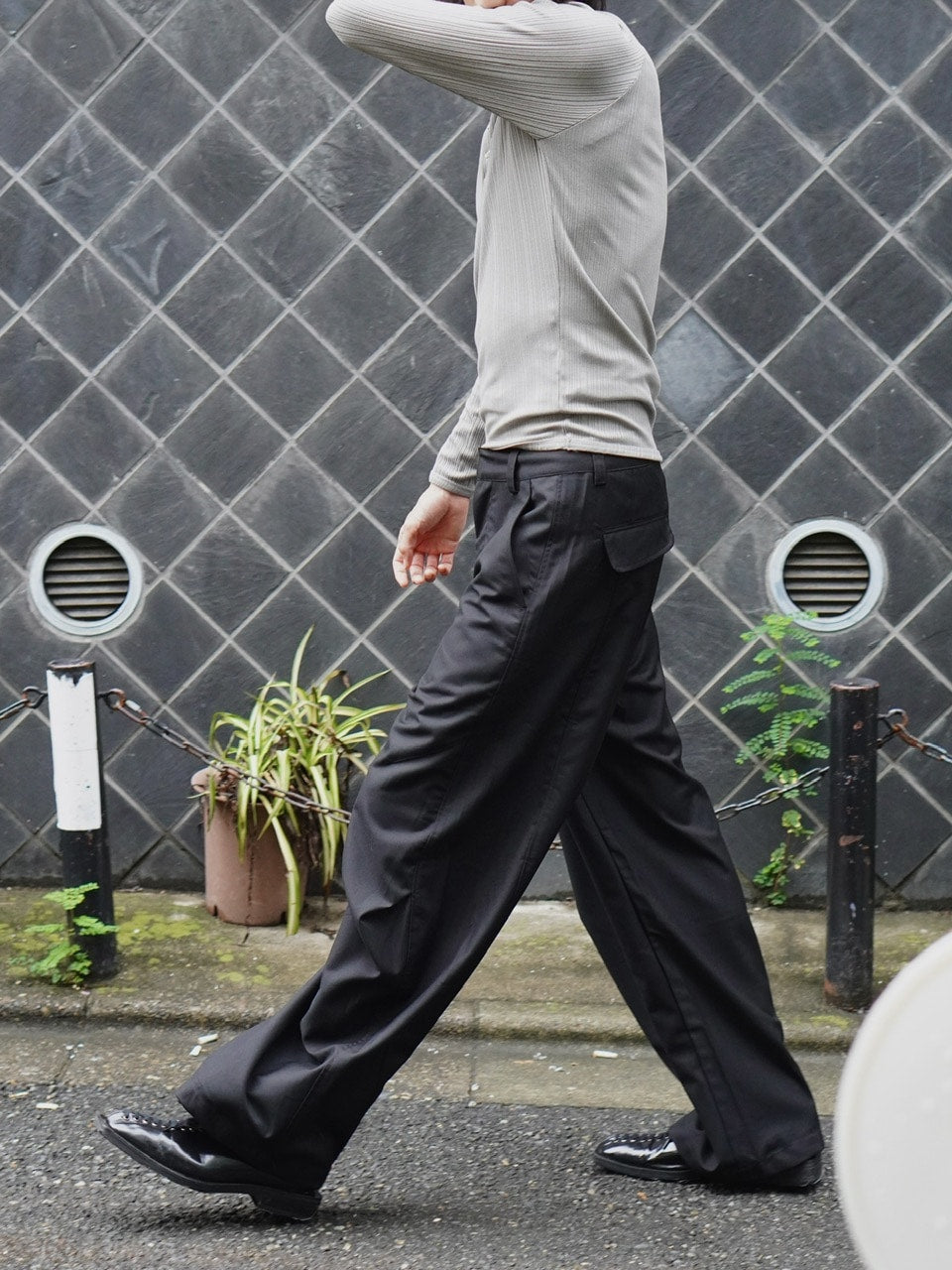 東京店WEB限定受注制【Chikashitsu +】one tuck balloon slacks / 【チカシツプラス】ワンタックバルーンスラックス (2color)