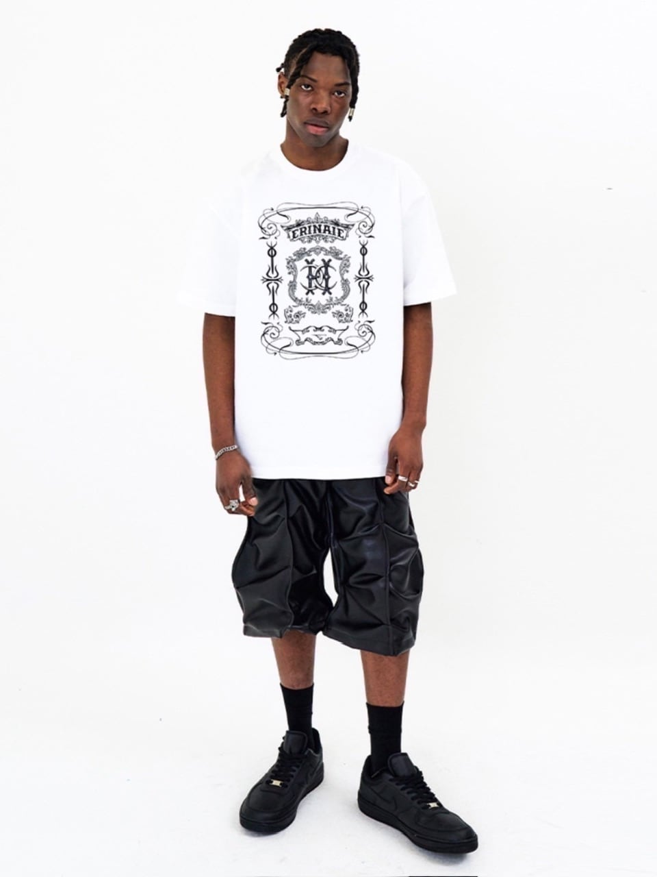 【E RIN AI E】MOON SHORT SLEEVE TEE