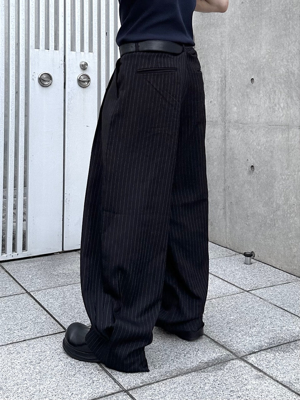 大阪店WEB限定受注制【Chikashitsu +】stripe tuck wide slacks (2color)