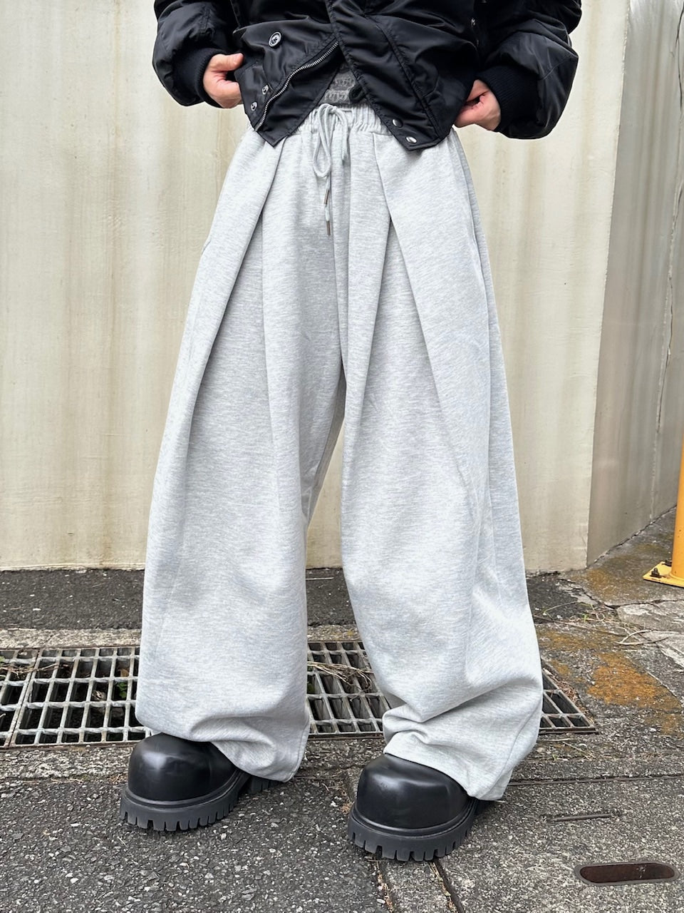 大阪店WEB限定受注制【Chikashitsu +】double tuck balloon sweat pants / 【チカシツプラス】ダブルタックバルーンスウェットパンツ (2color)