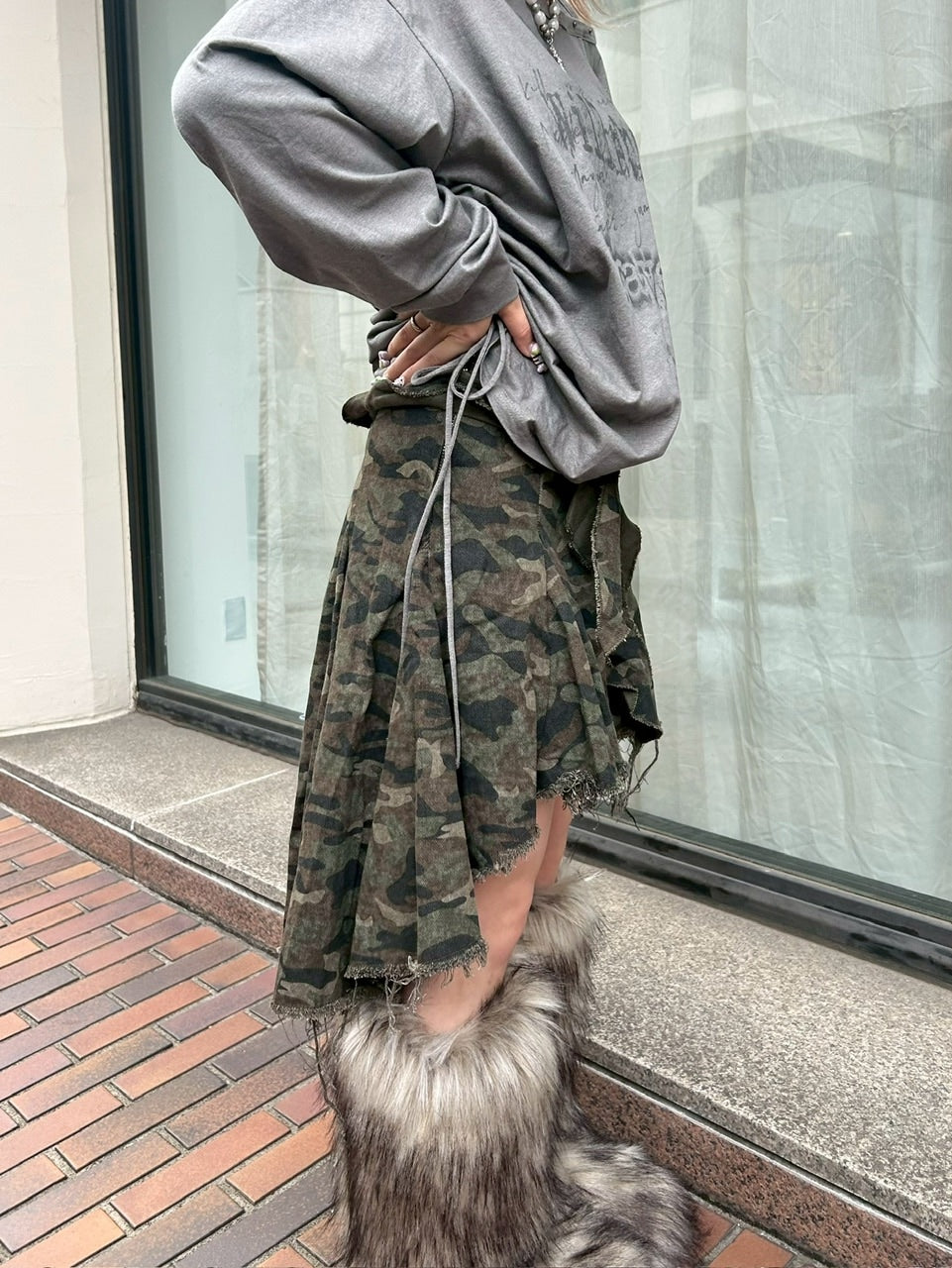 ブラウン、ブラック写真なし受注制【Never mind the XU】asymmetry skirt (3color)