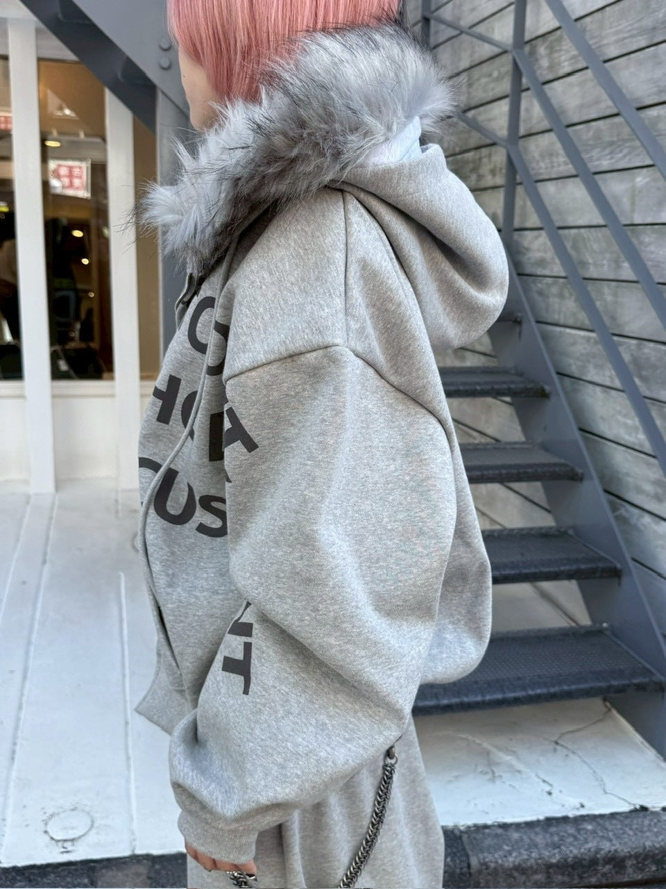 受注制【nmtc +】lettering cropped zip up hoodie / 【エヌエムティーシープラス】レタリングクロップドジップパーカー(2color)