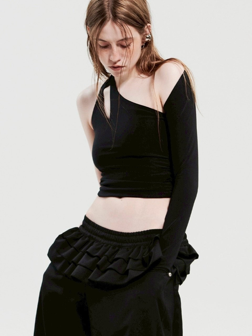 【HOLY NUMBER 7】Unbalanced One-Shoulder Shirring Long Sleeve T-shirt