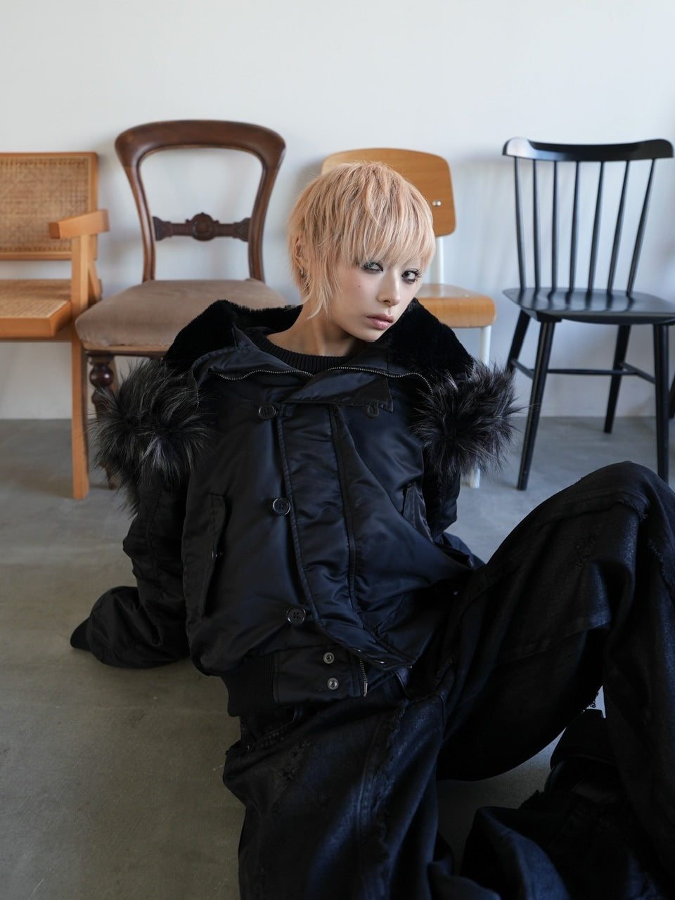 【CHIKASHITSU PLUS HIGH】N-2B cropped hood blouson (nylon)