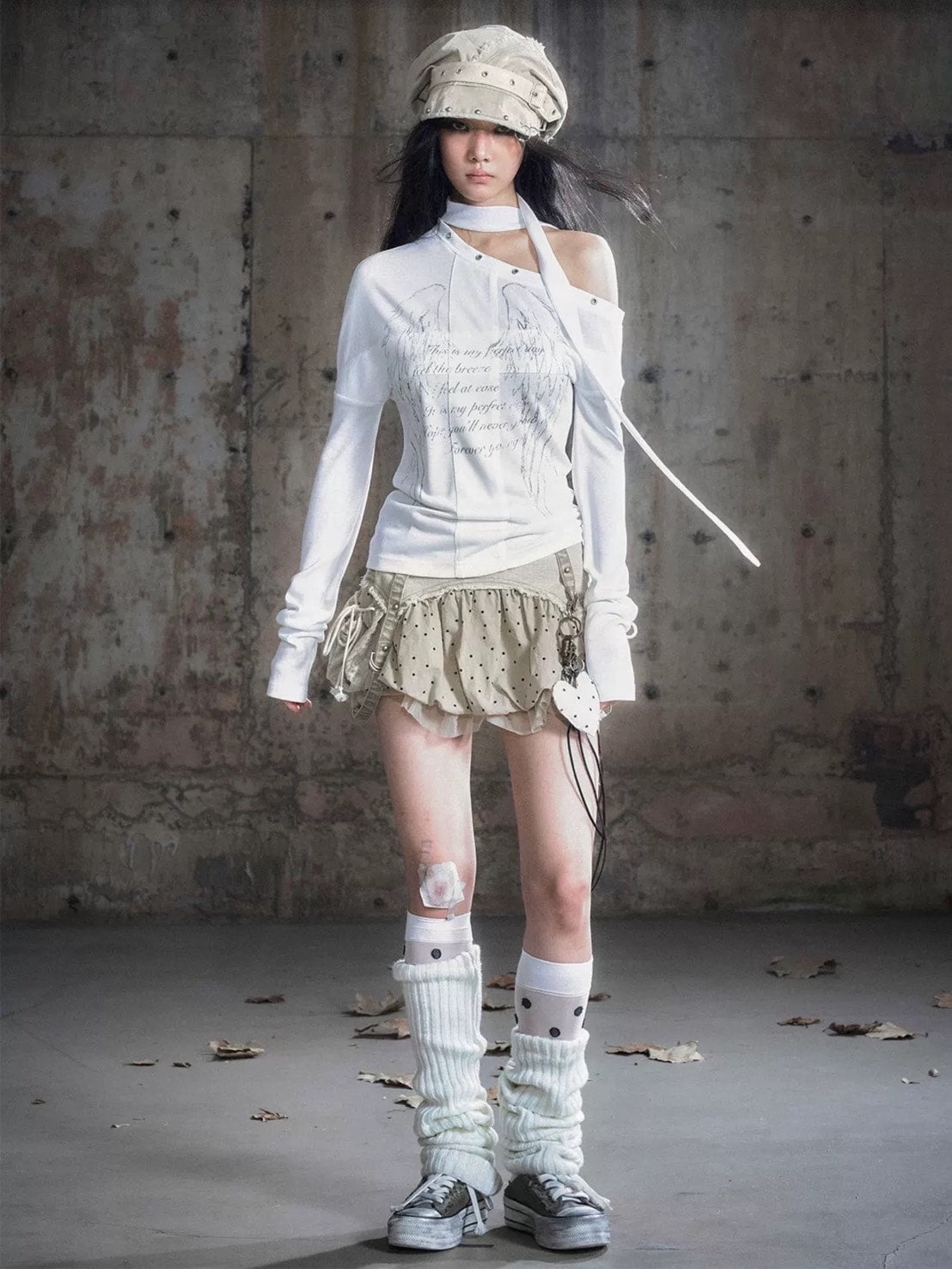 【Cest Nous】White Wing Graffiti Top / 【セヌー】タイ付きワンショルダー長袖トップス