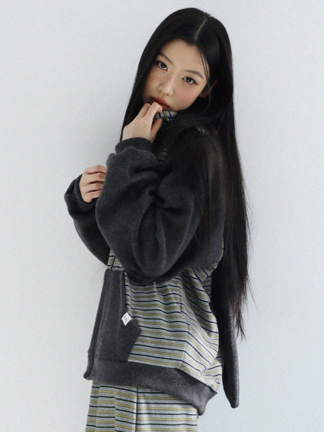 12/21 20:00 発売【Uglyshadow】RABBIT EAR HOOD STRIPE ZIP-UP