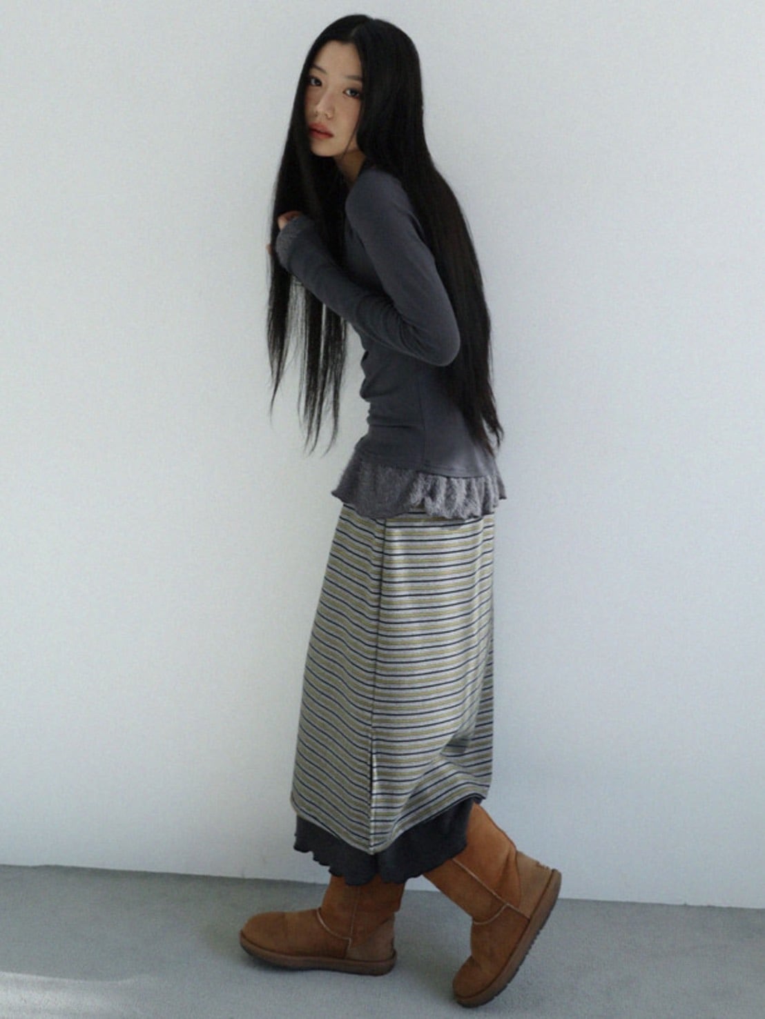 12/21 20:00 発売【Uglyshadow】STRIPED LAYERED SKIRT