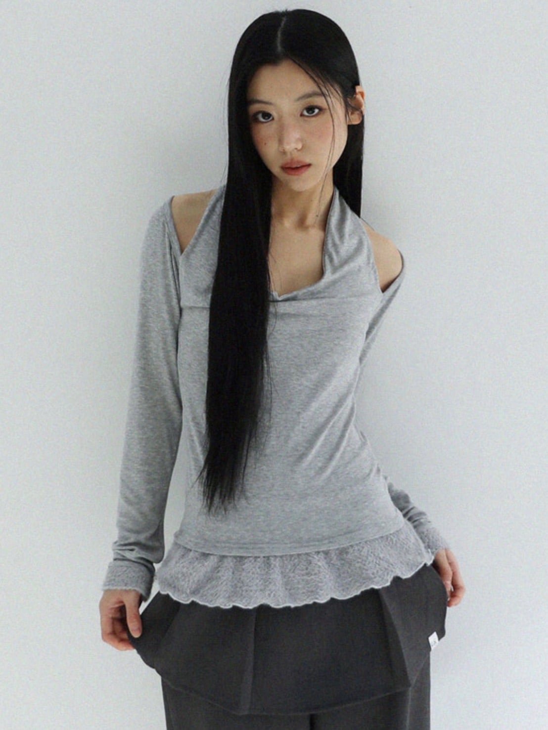 12/21 20:00 発売【Uglyshadow】SCARF FUR FRILL T-SHIRT