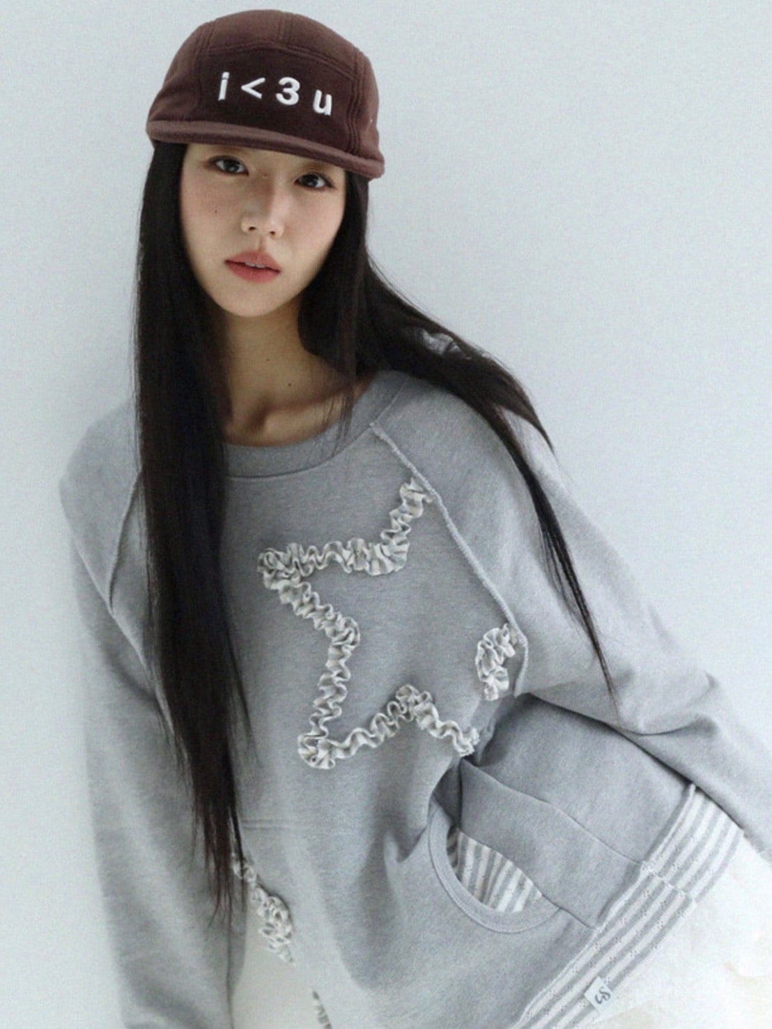 12/21 20:00 発売【Uglyshadow】STAR LAYERED SWEATSHIRT