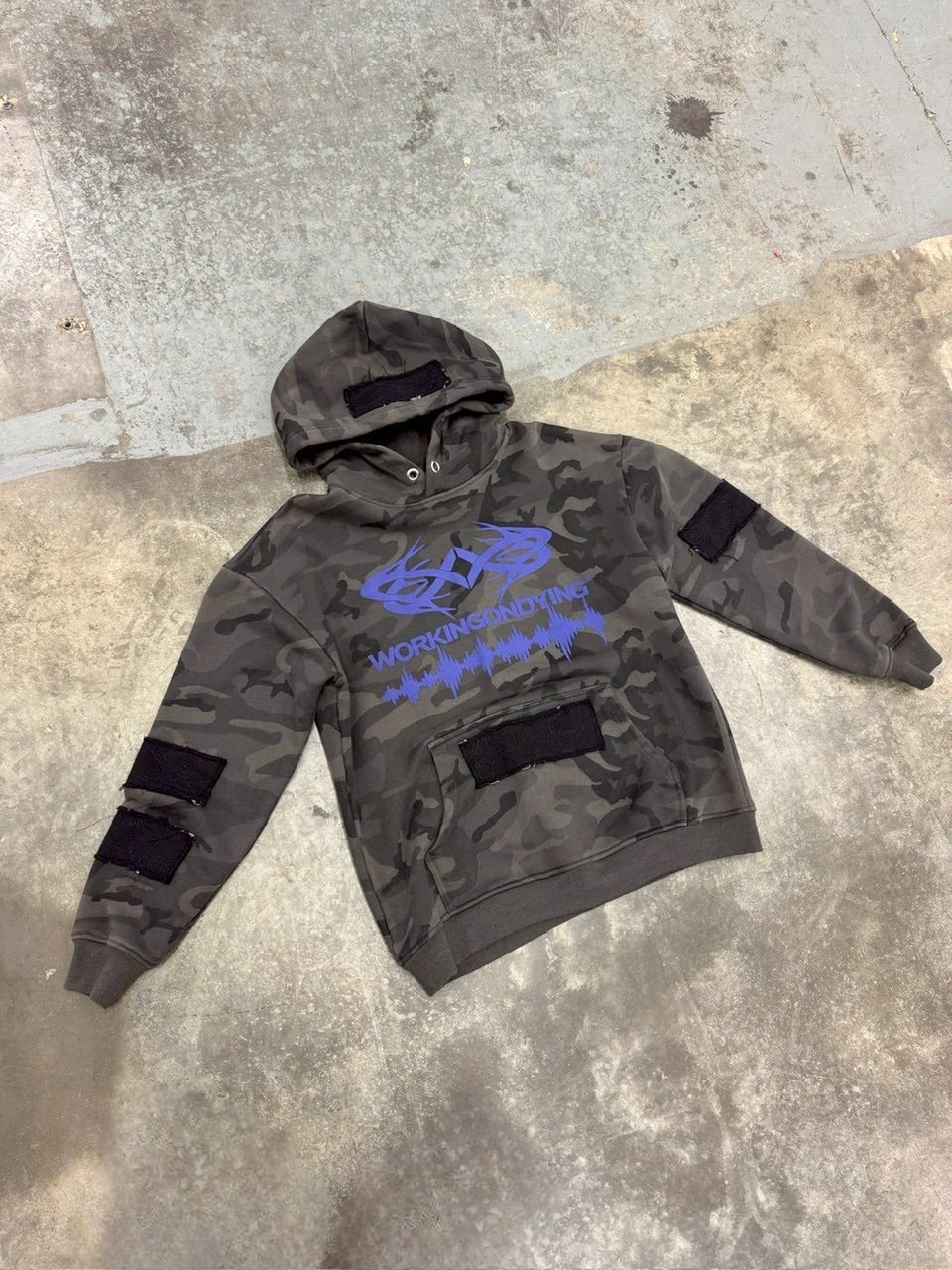 【Reckless Scholars】WOD STONE WAHS PATCH HOODIE / 【レックレス スカラーズ】デザインウォッシュプルオーバー