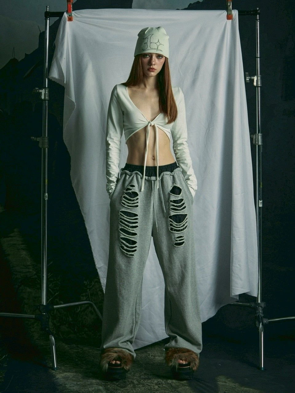 【GATELESS】RHINESTONE LOGO BEANIE / 【ゲートレス】ラインストーンロゴニット帽