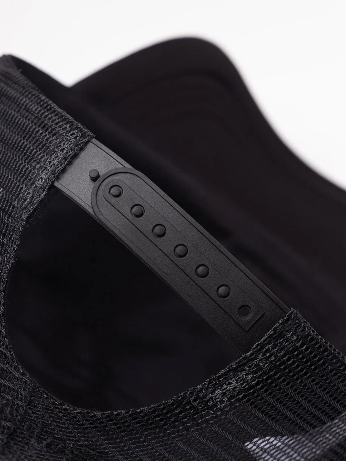 素材、採寸まだ【SUPPLIER】Multiple Cross Mesh Cap