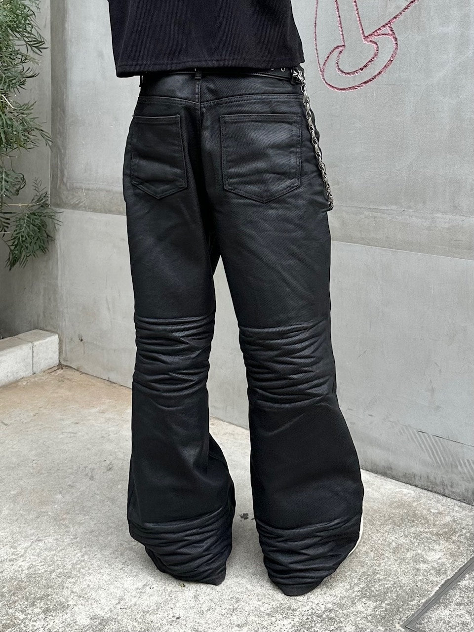 大阪店WEB限定受注制【Chikashitsu +】emboss coating denim pants / 【チカシツプラス】エンボスコーティングデニムパンツ