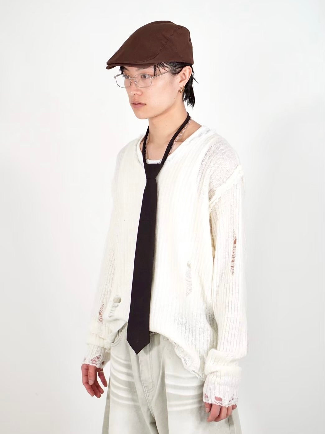 【Chikashitsu +】damage reverse v neck knit (3color)