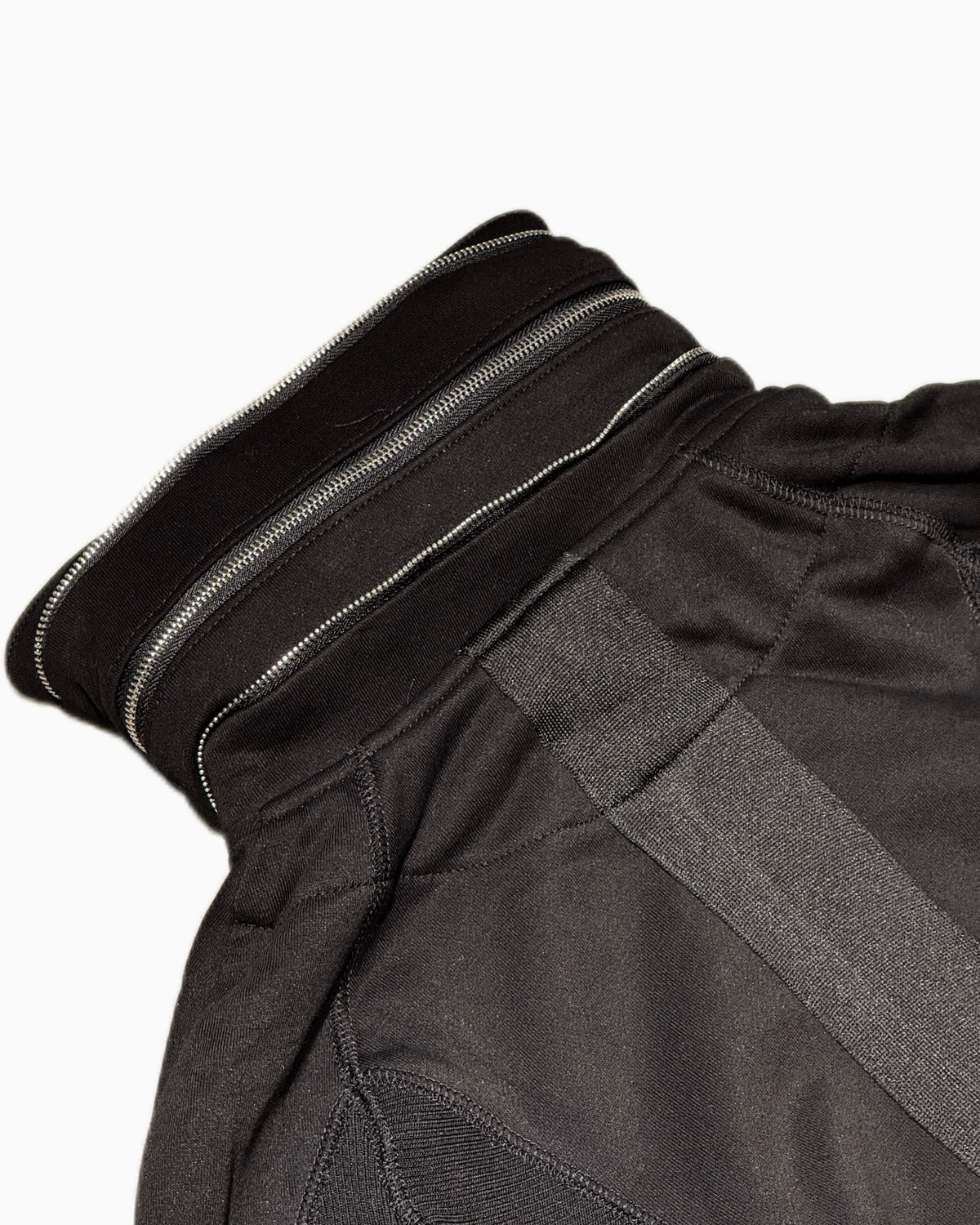 国際配送【Never mind the XU】SLIM MULTI-ZIP HOODIE