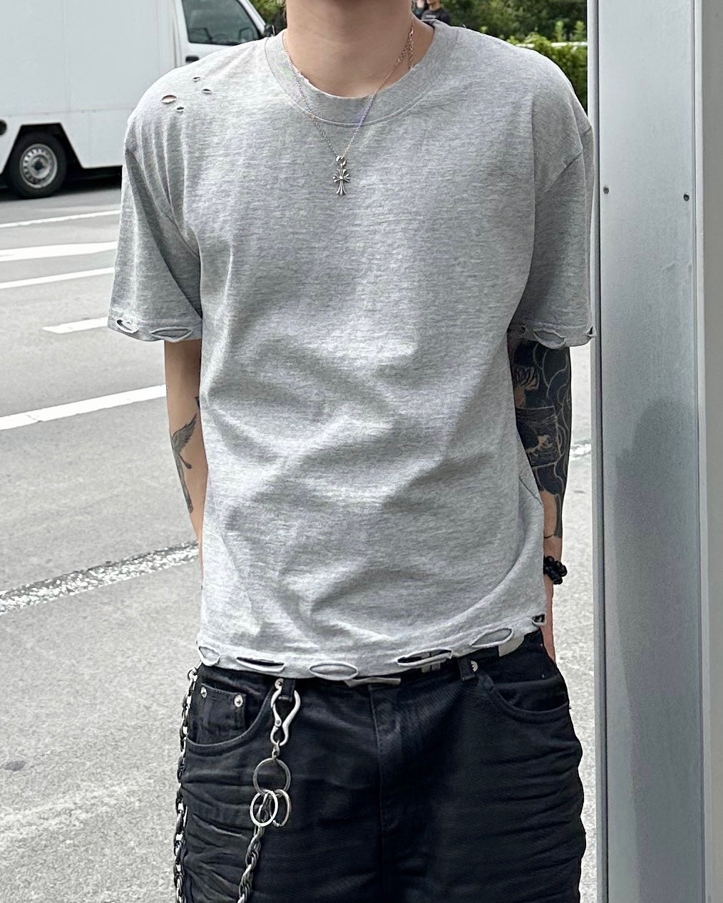 大阪店WEB限定受注制【Chikashitsu +】grunge damage crop t-shirt (3color)