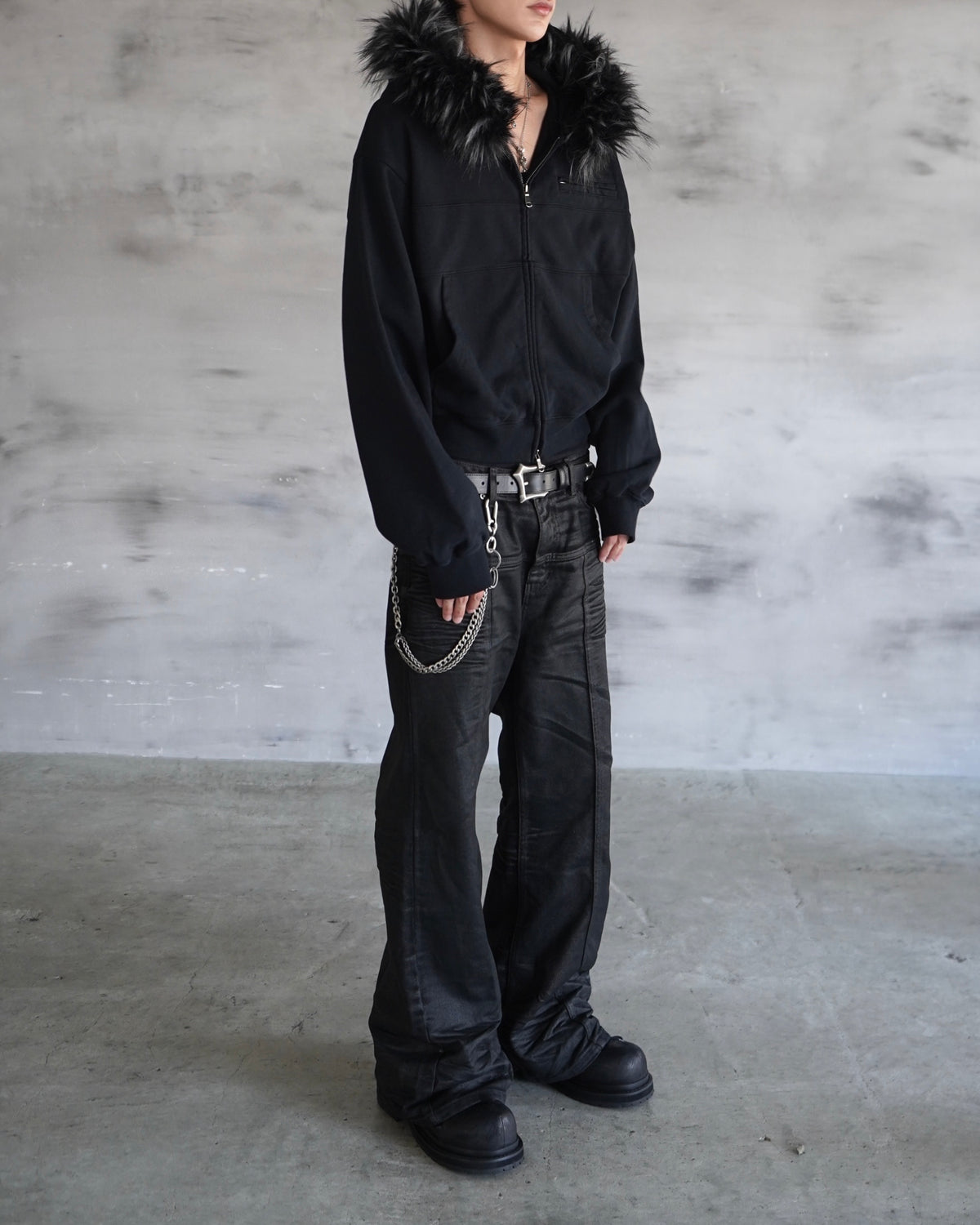 【CHIKASHITSU PLUS HIGH】Volume fur cropped zip hoodie
