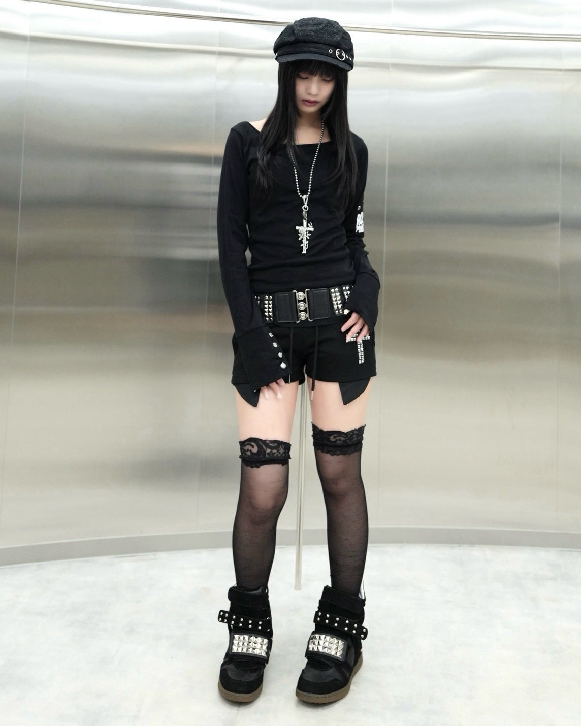 受注制【Never mind the XU】Back graphic slim top (2color)