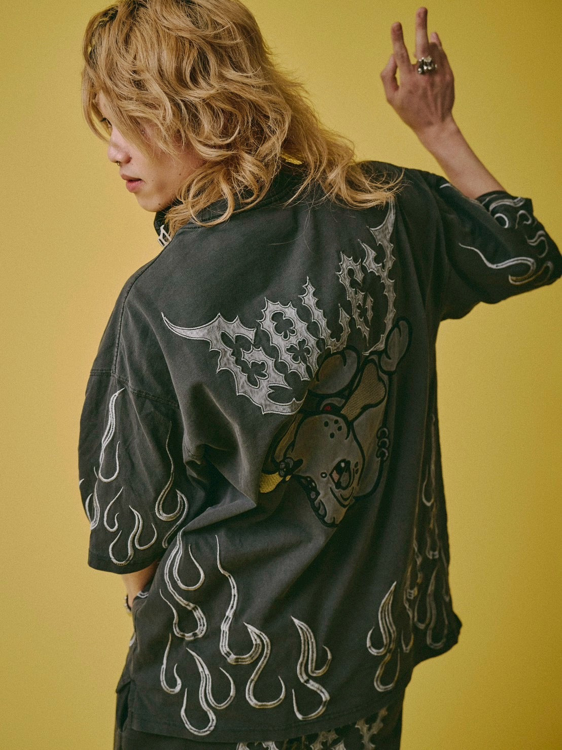 【GALFY】骨が見えしTシャツ
