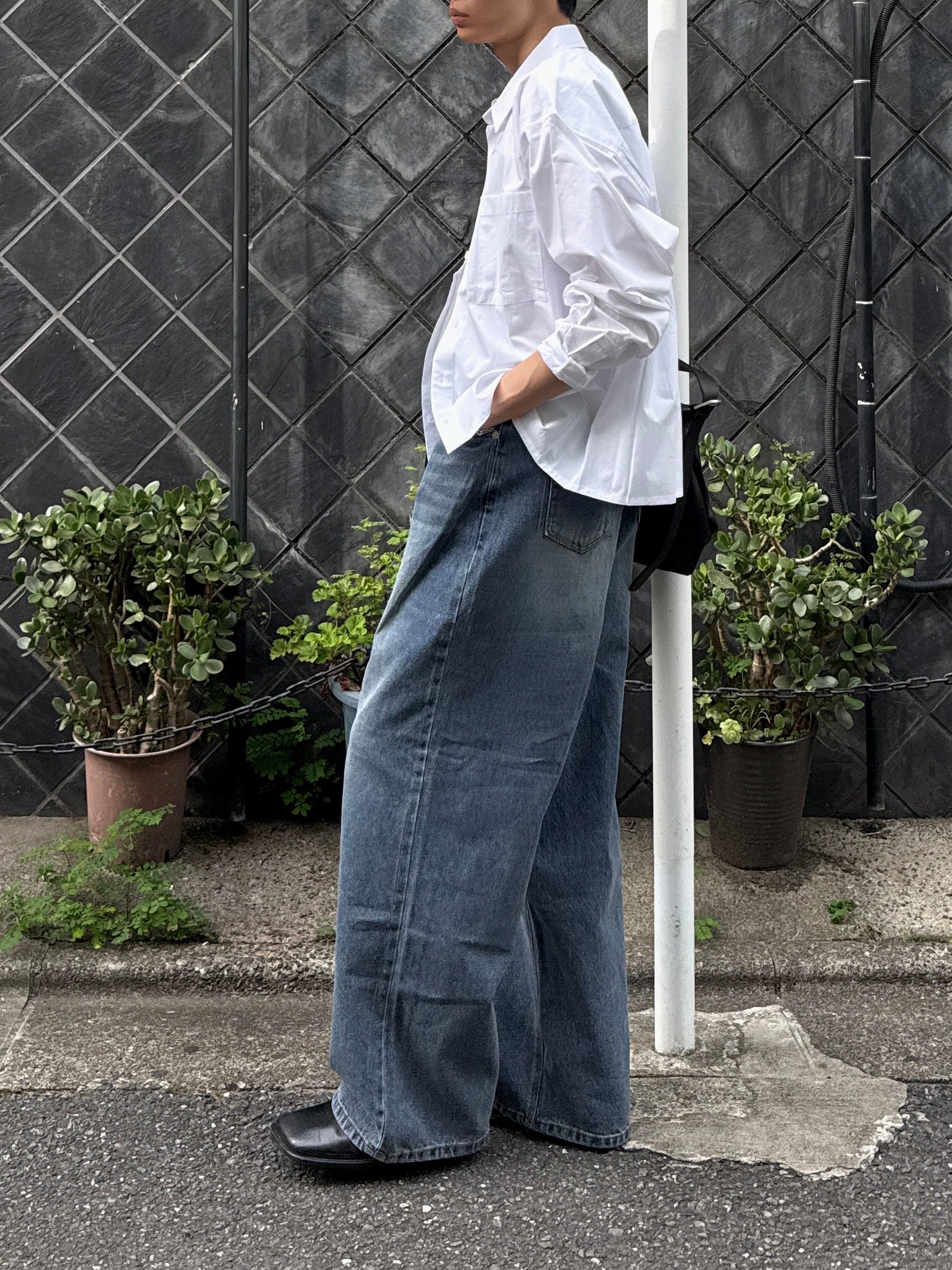 東京店WEB限定受注制【Chikashitsu +】soft touch cropped shirt (3color)