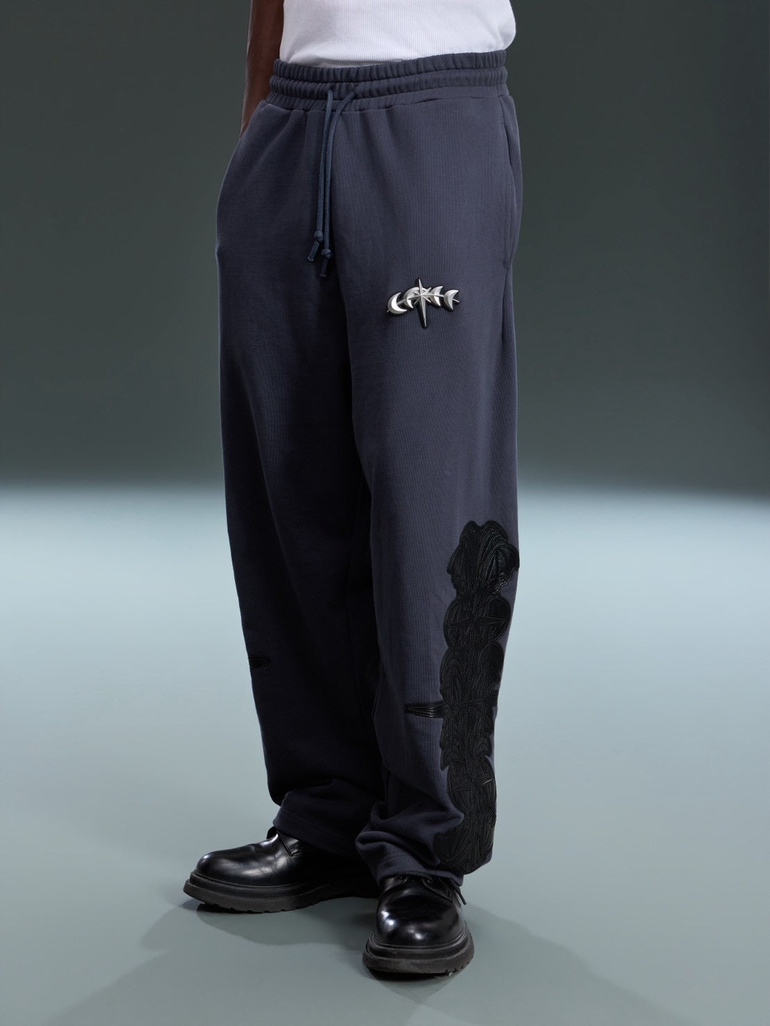 【The Boy Has No Patience】LEATHER PATCH PANTS