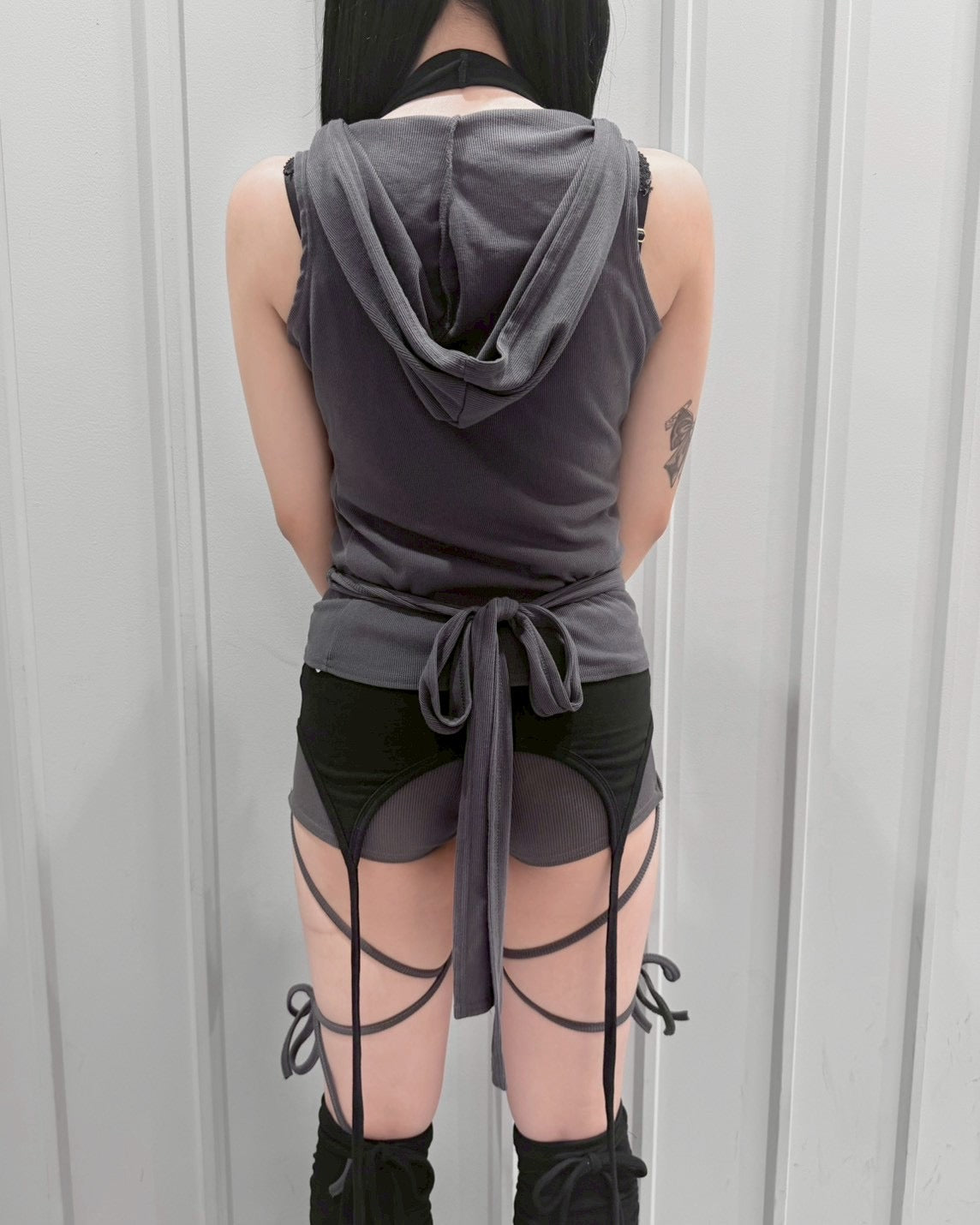 受注制【nmtc+】Hooded Wrap Sleeveless Top (2color)