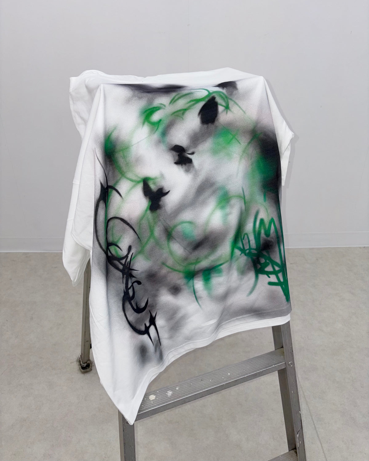 国際配送【Nerd out XU】haze drop graphic tee