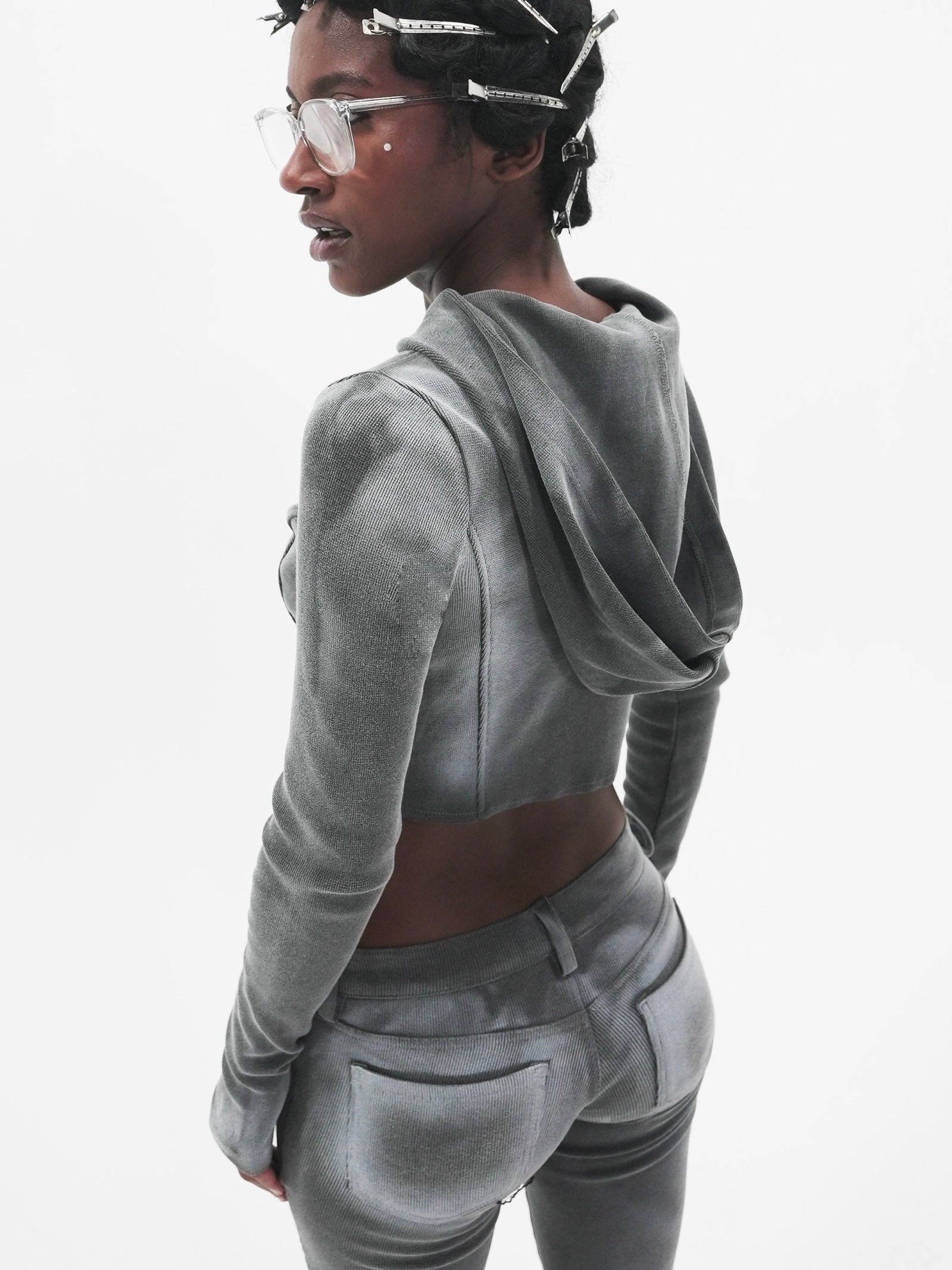 【E RIN AI E】PIERCED RUST CROP HOODIE ZIP UP