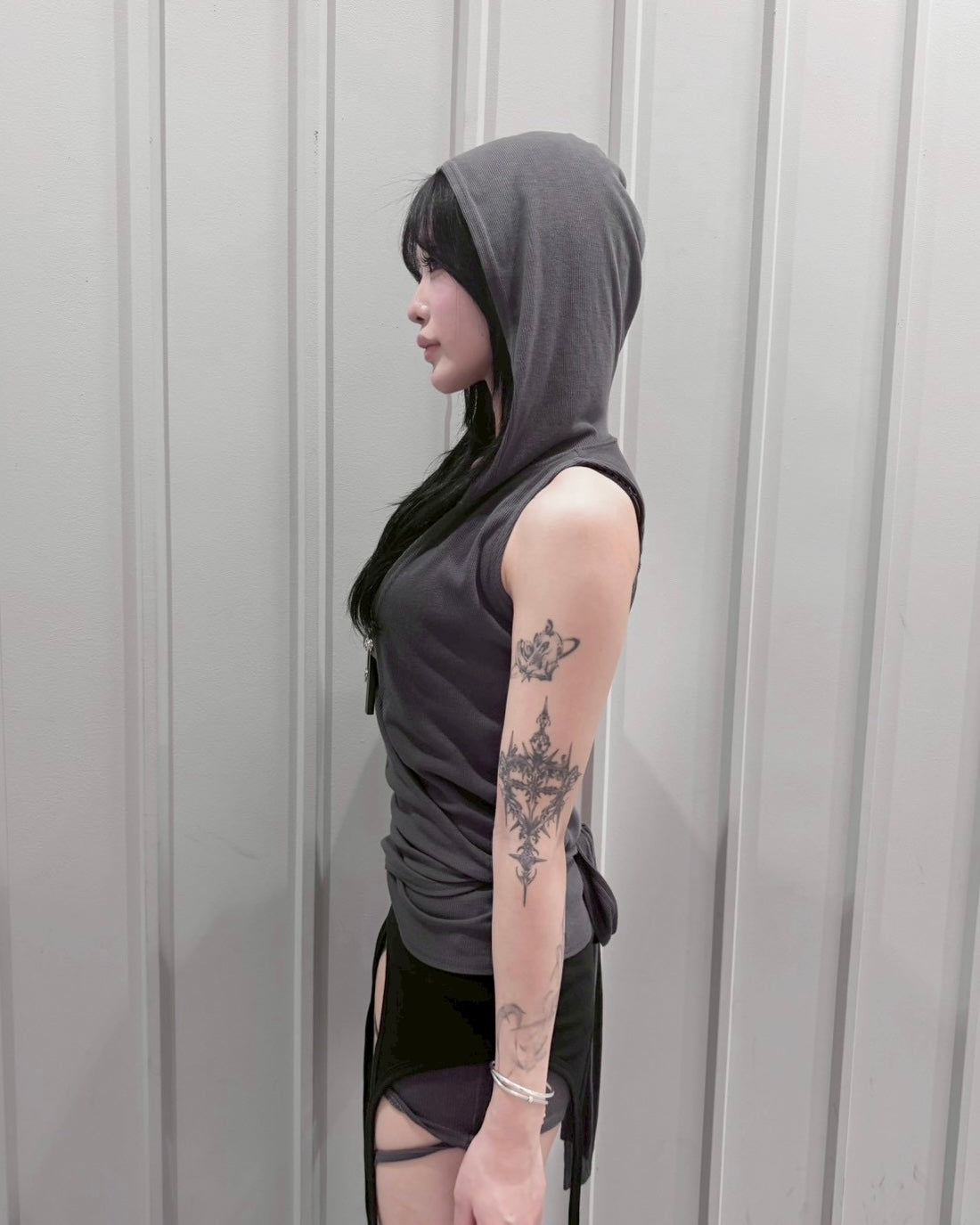 受注制【nmtc+】Hooded Wrap Sleeveless Top (2color)