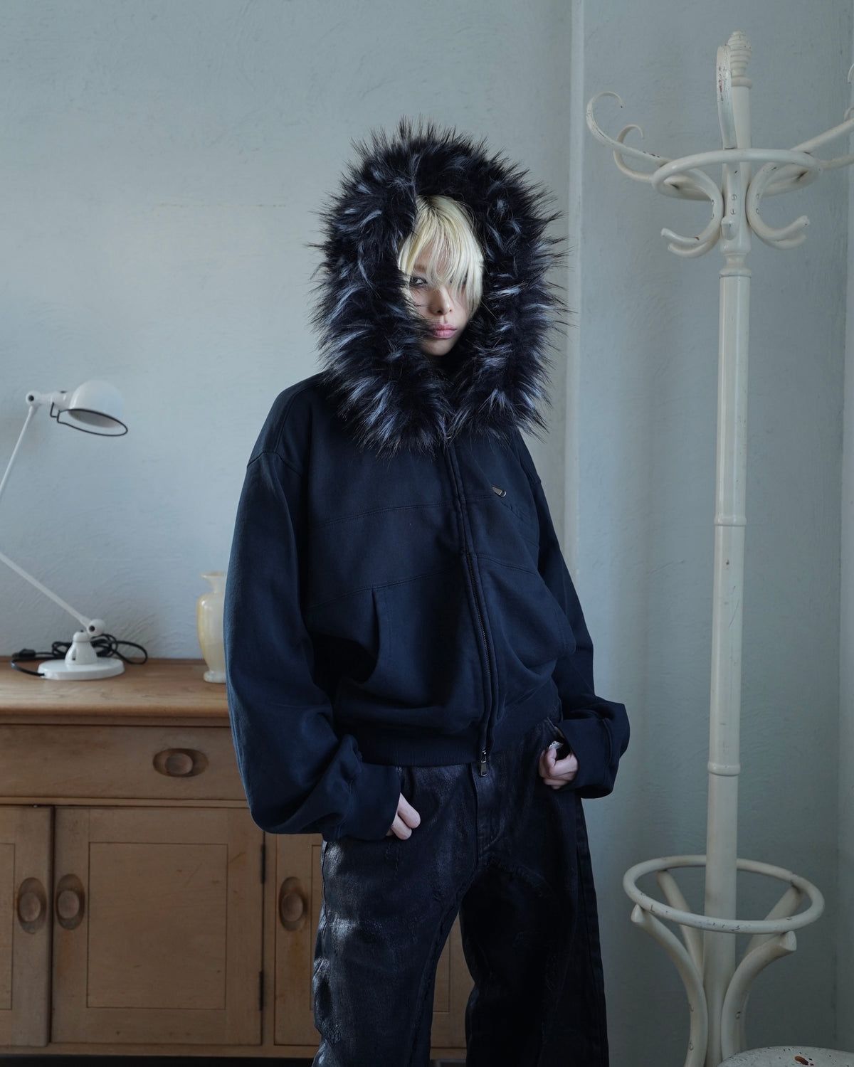 【CHIKASHITSU PLUS HIGH】Volume fur cropped zip hoodie