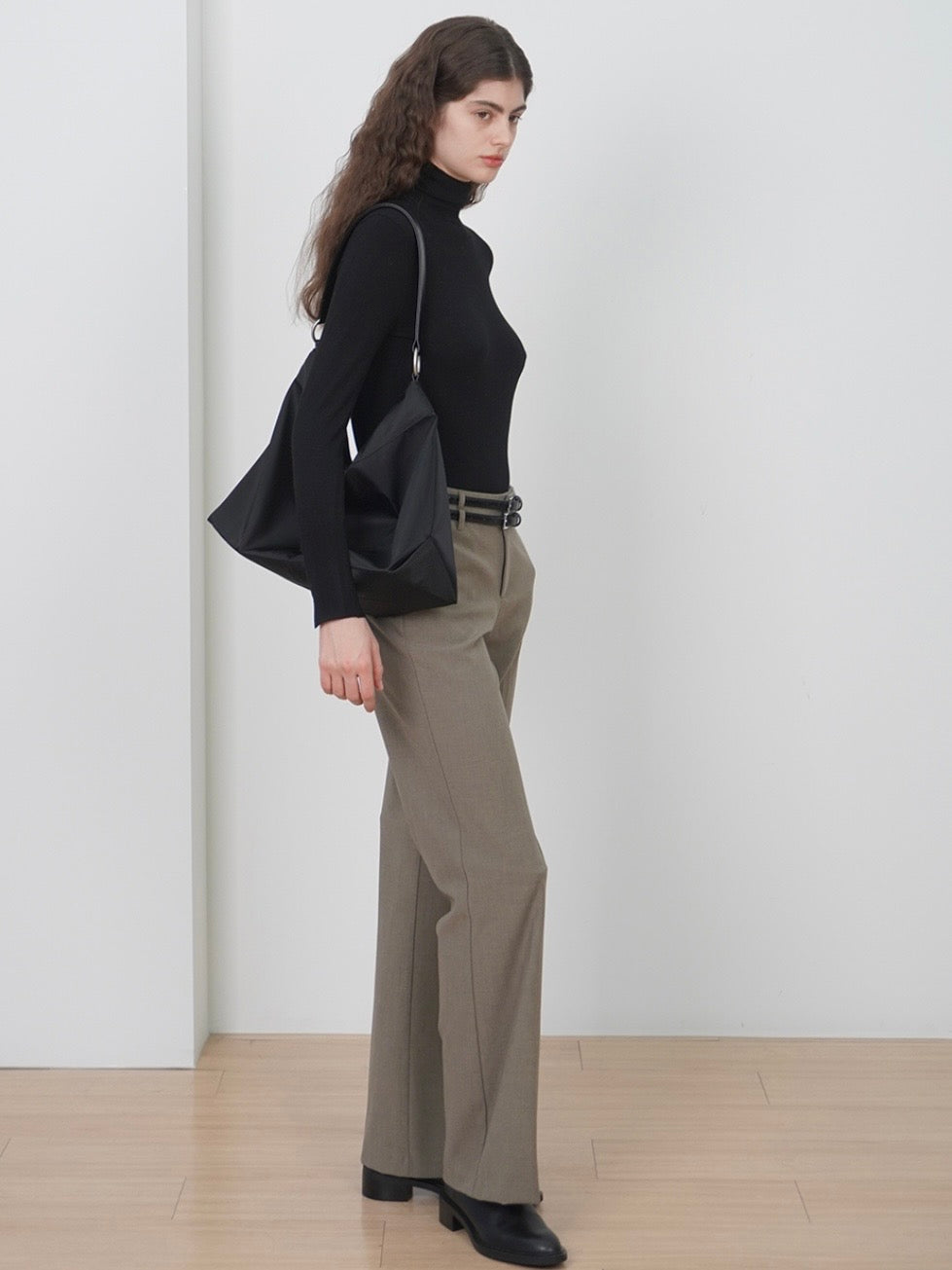 【HAH ARCHIVE】Contour Shoulder Bag (ナイロン)