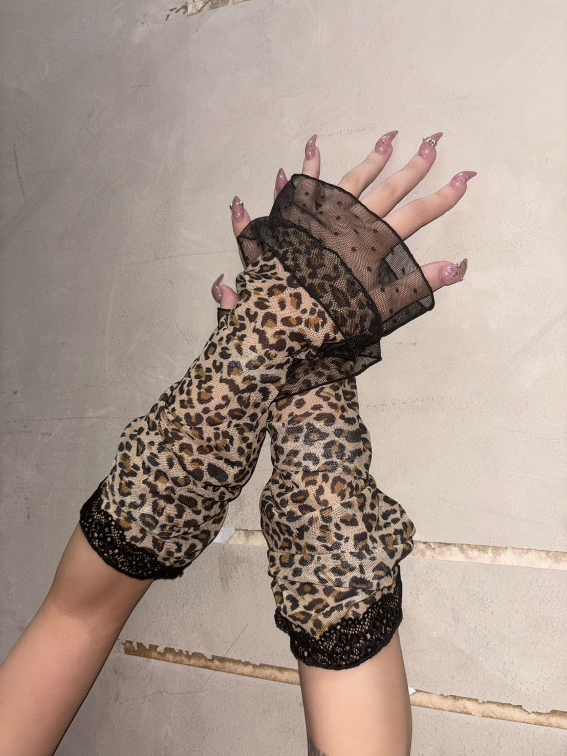 国際配送【BABY09】 leopard see-through arm warmer (2color)