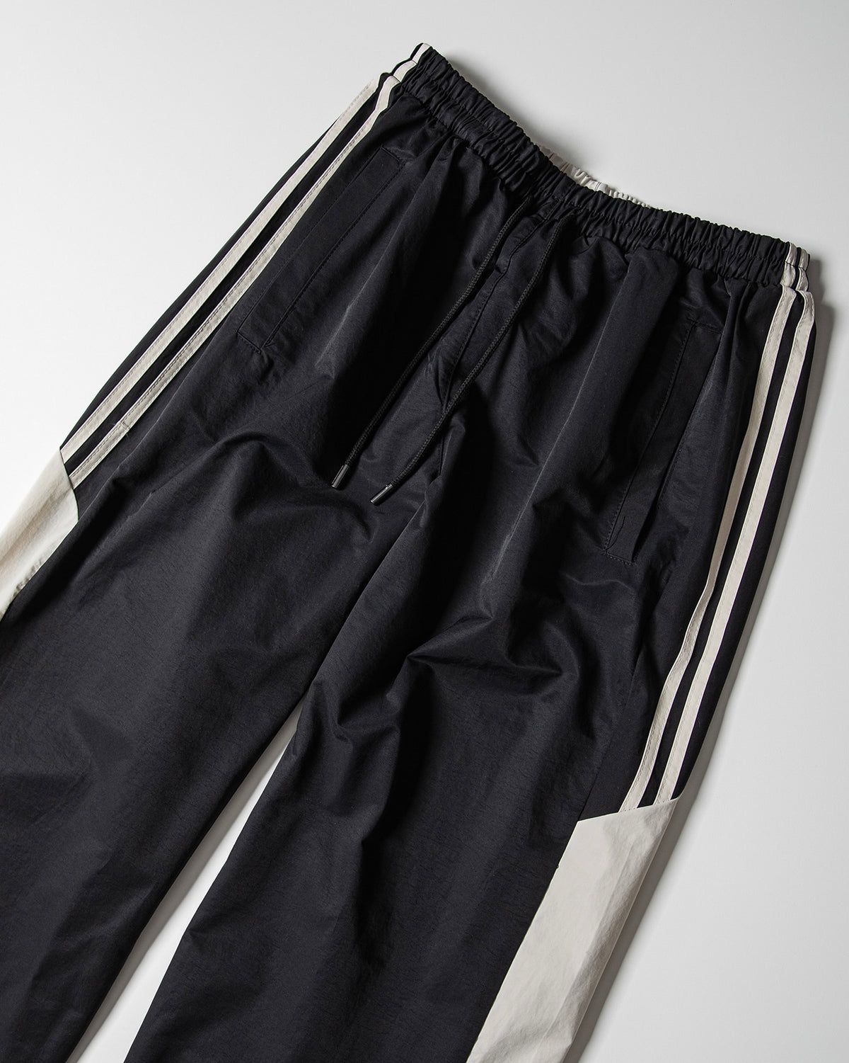 【roaringrad】26 Panel Track Pants