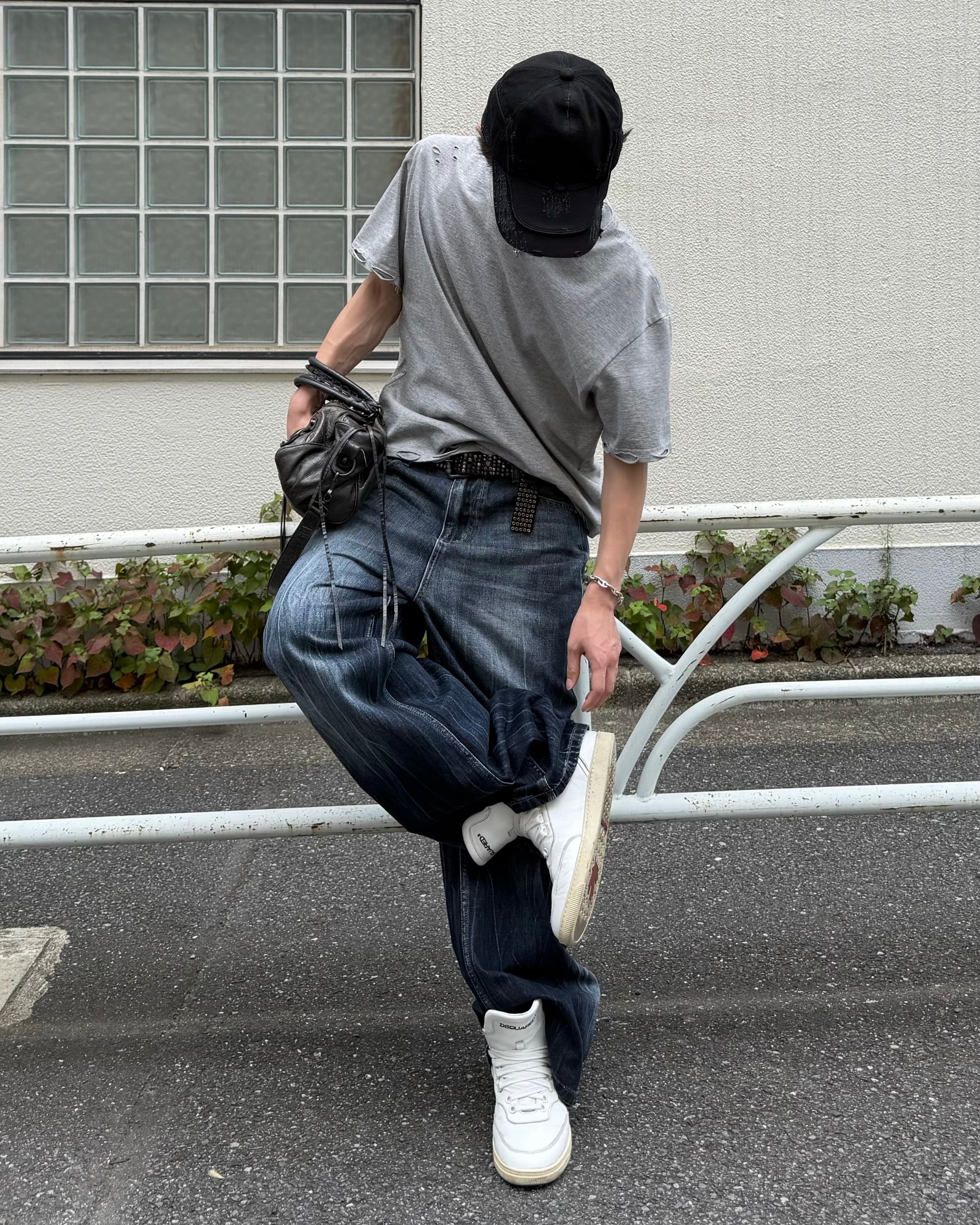 大阪店WEB限定受注制【Chikashitsu +】grunge damage crop t-shirt (3color)