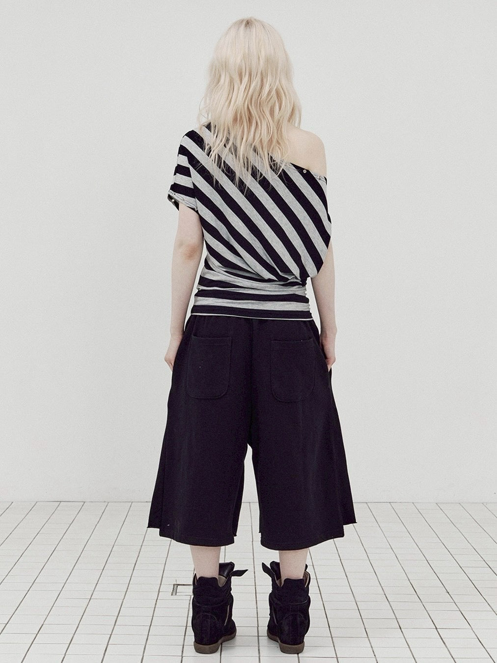 【SETUP-EXE】STRIPE EYELET DRAPE TOP