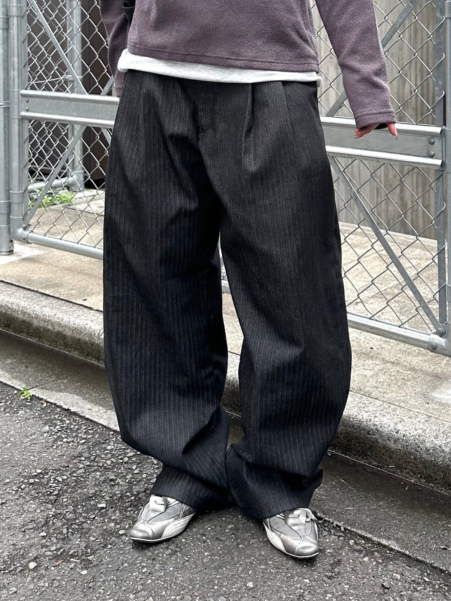大阪店WEB限定受注制【Chikashitsu +】herringbone tuck wide pants