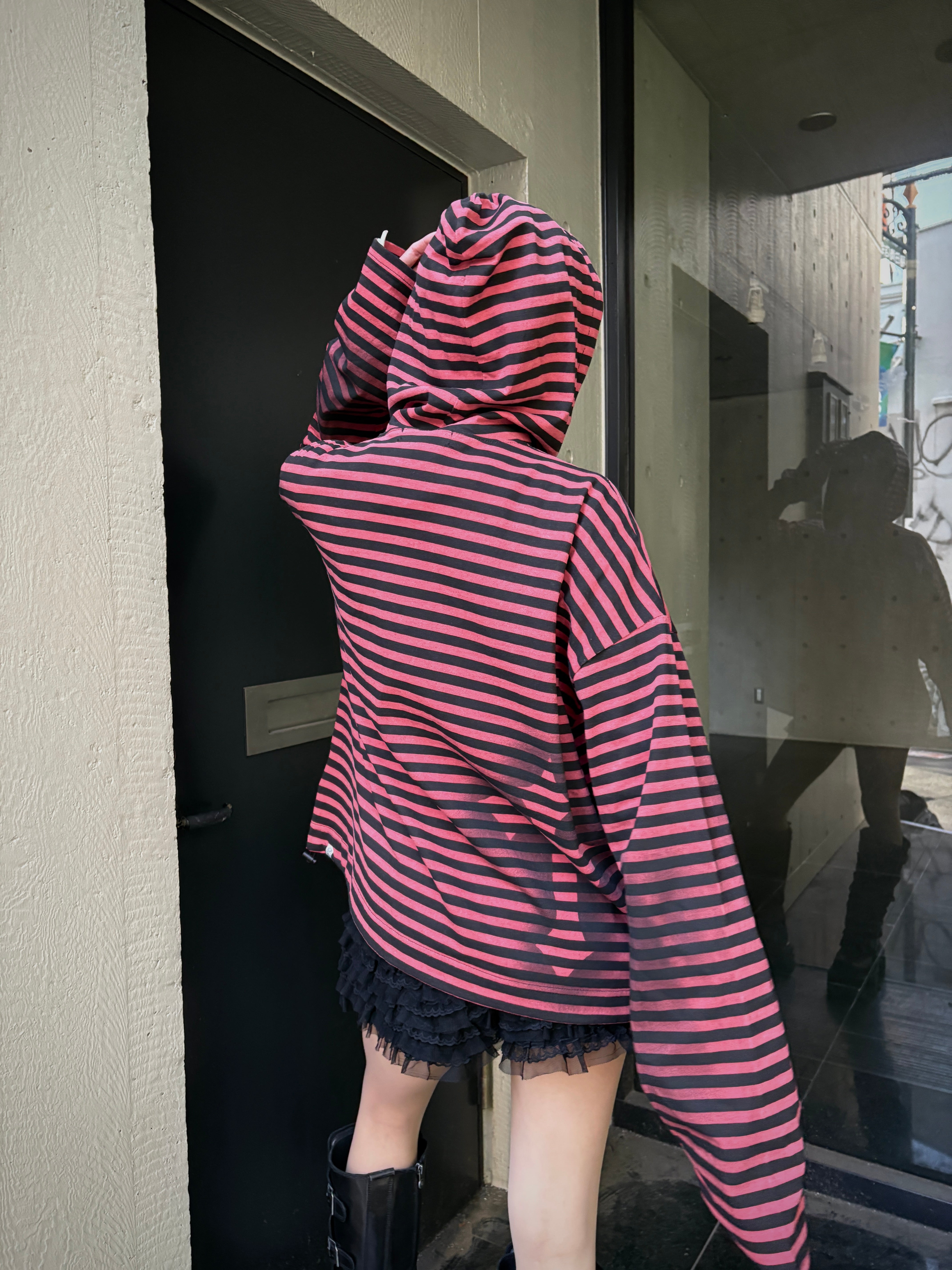 受注制【Never mind the XU】spray cross zip up hoodie (3color)