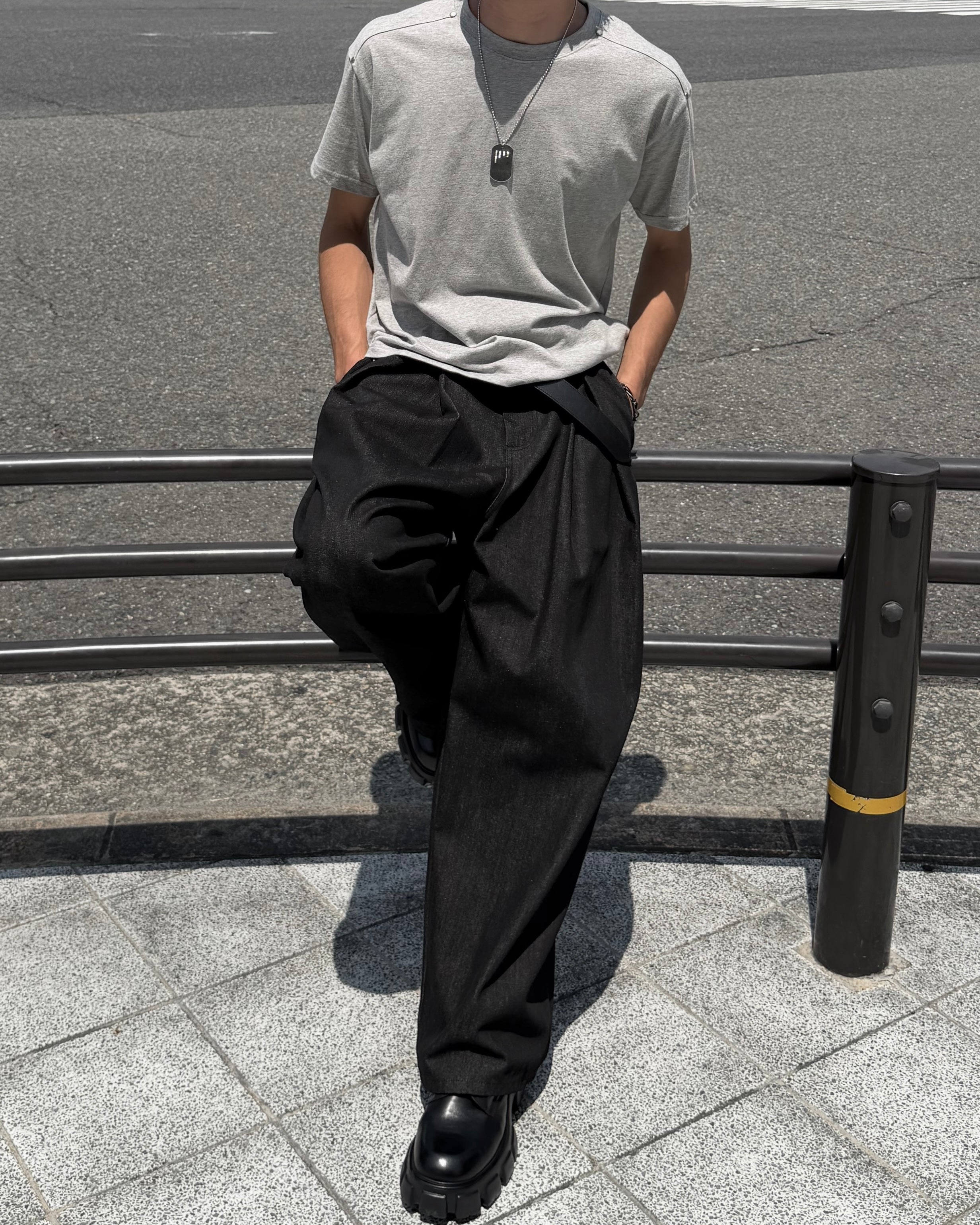 大阪店WEB限定受注制【Chikashitsu +】shoulder rivet t-shirt (3color)