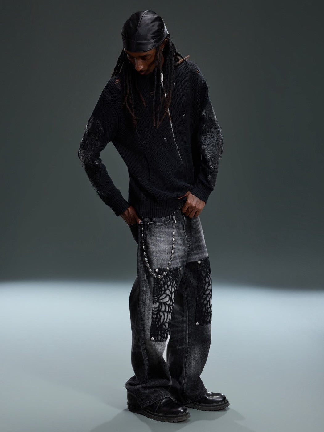 【The Boy Has No Patience】LEATHER PATCH DESTROYED ZIP SWEATER