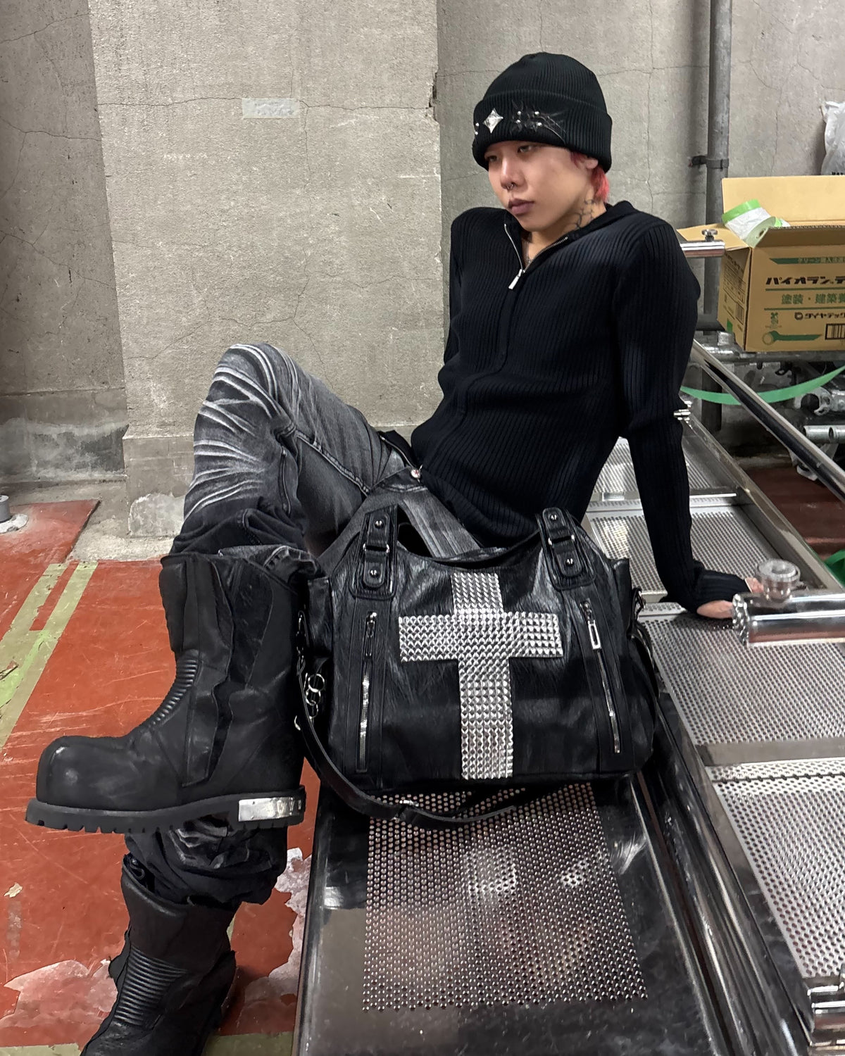 受注制【Never mind the XU】SPRAY WASH ZIP KNIT HOODIE (2color)